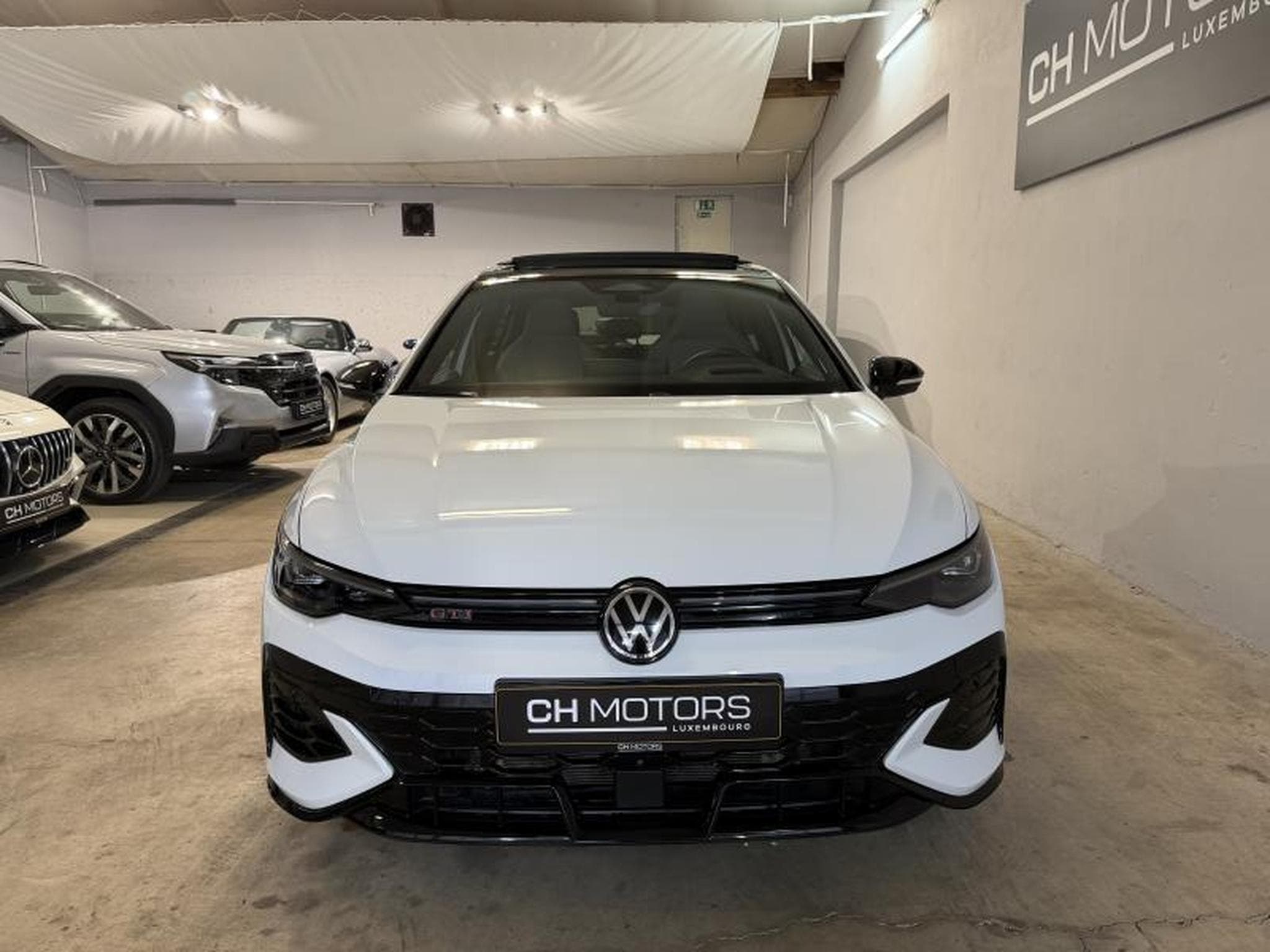 VW Golf 8.5 GTI CS *PANO*AKRA*CUIR *FULL (2025) - Photo 2