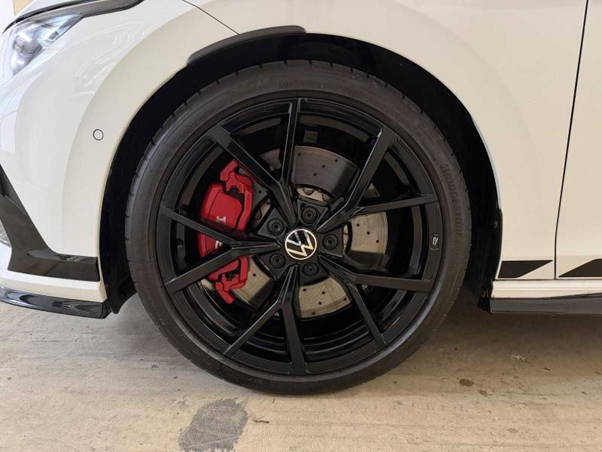 VW Golf 8.5 GTI CS *PANO*AKRA*CUIR *FULL (2025) - Photo 4