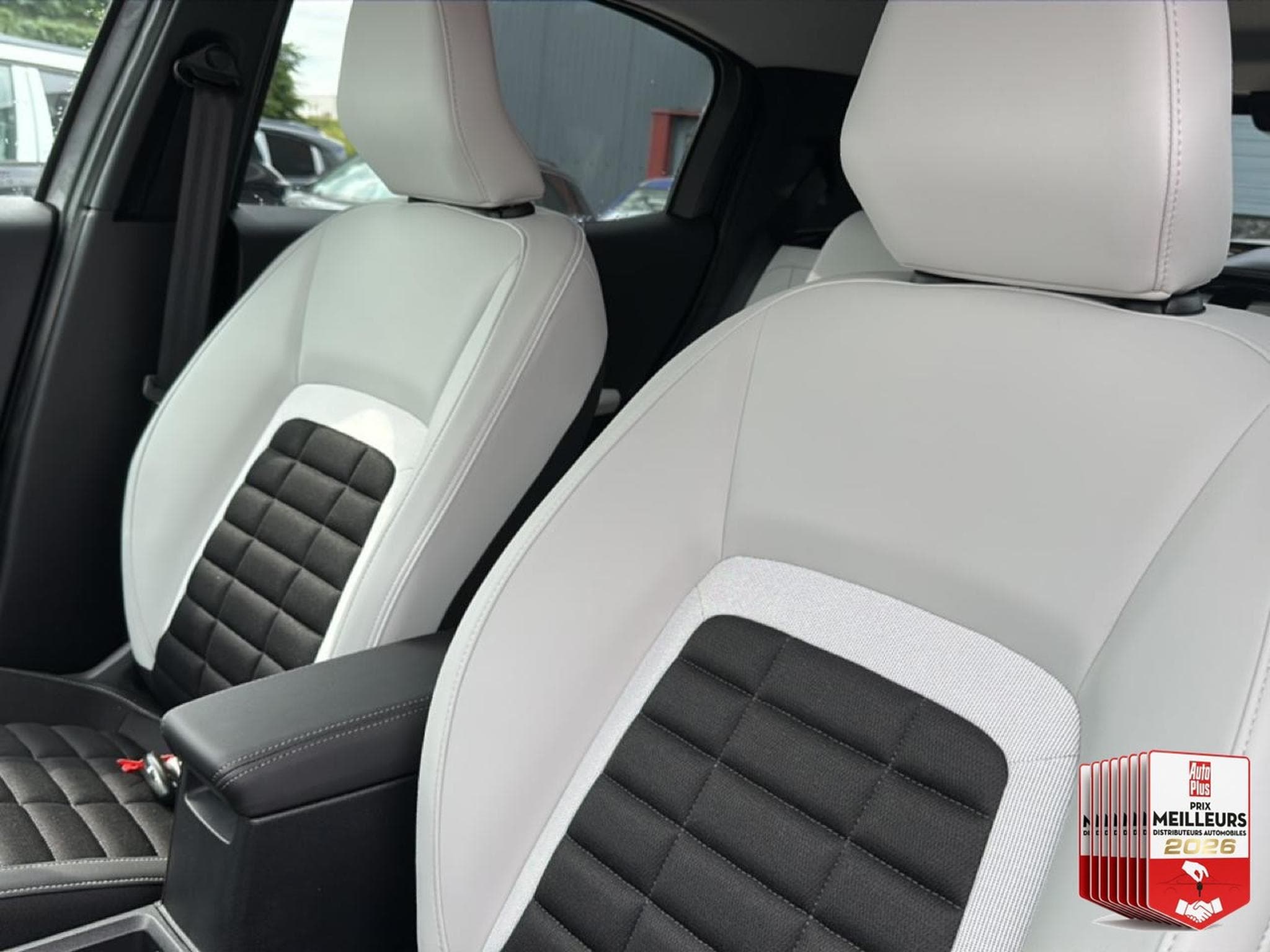 Citroen C3 AIRCROSS 1.2 HYBRIDE 145 MAX E-DCS6 (2026) - Photo 14