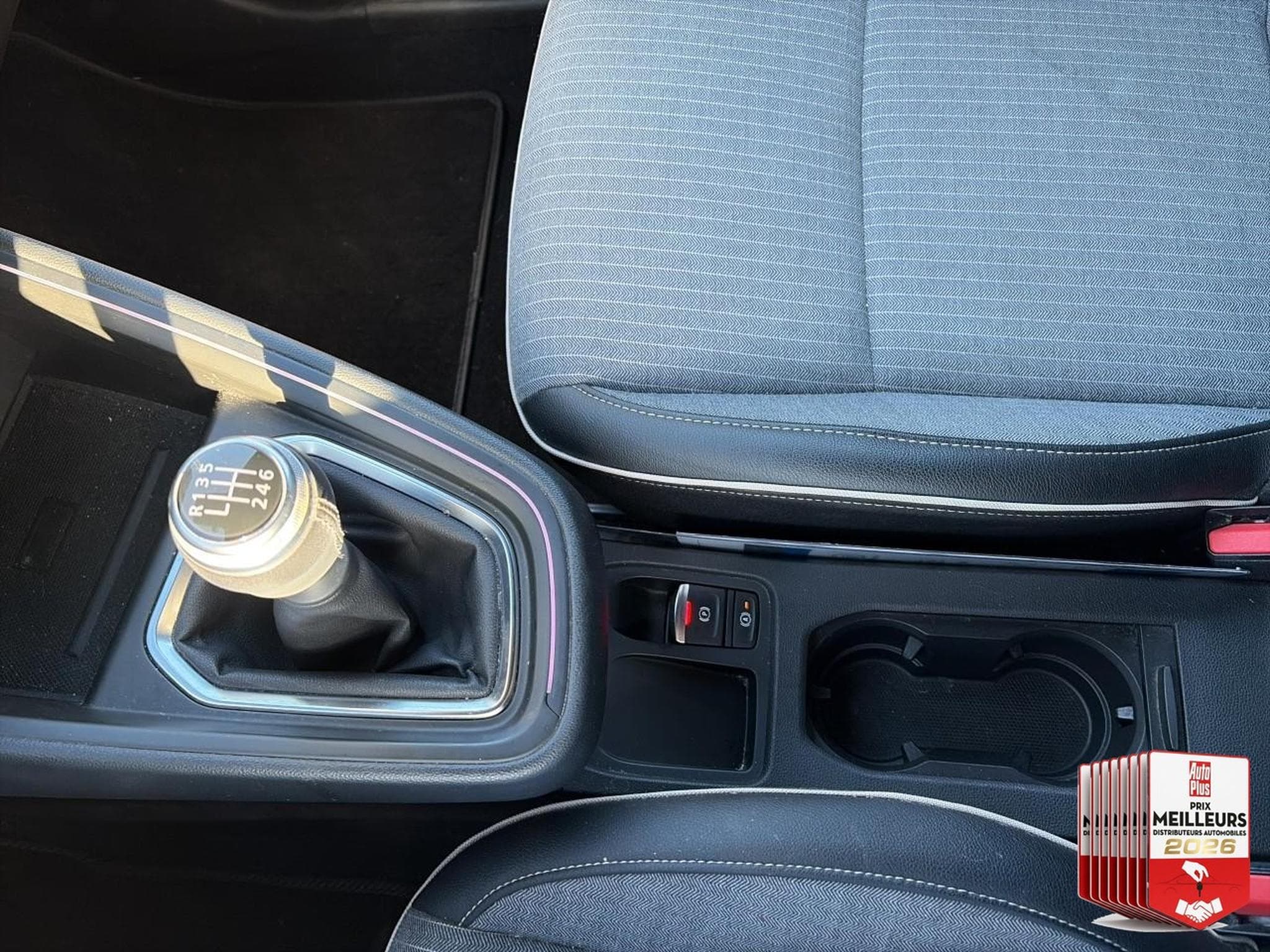 Renault Clio 1.0 TCE 90 LUTECIA (2022) - Photo 22