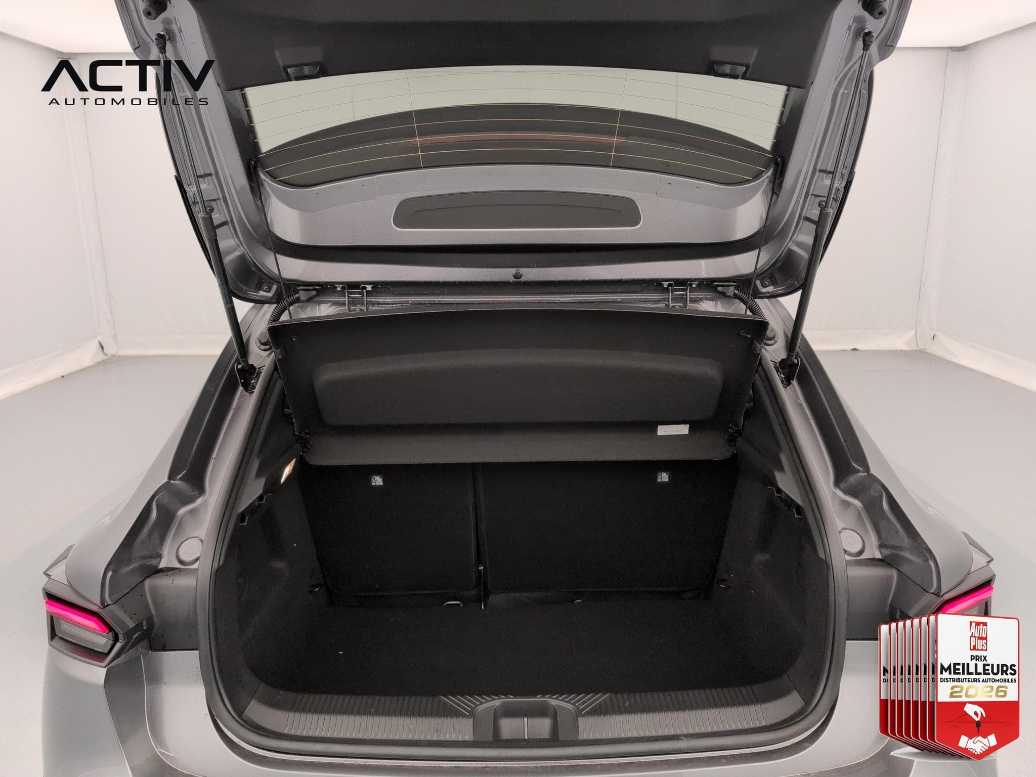 Renault Clio TCE 115 CH TECHNO (2026) - Photo 11