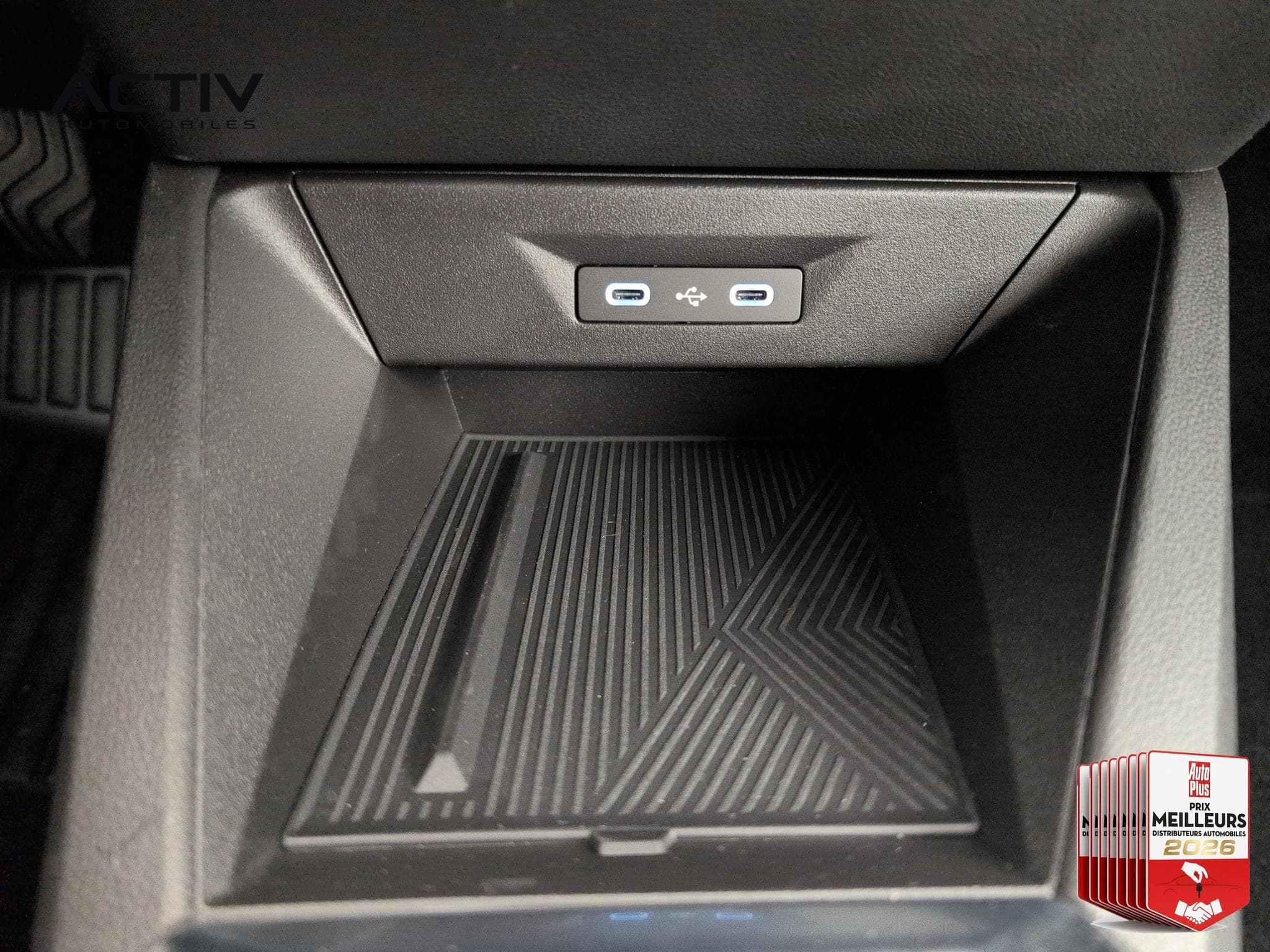 Renault Clio TCE 115 CH TECHNO (2026) - Photo 20