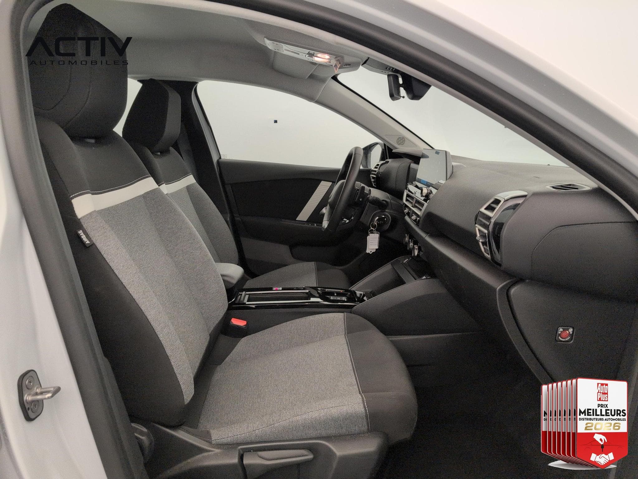 Citroën C4 Hybride 110 ch e-DCS6 You (2025) - Photo 9