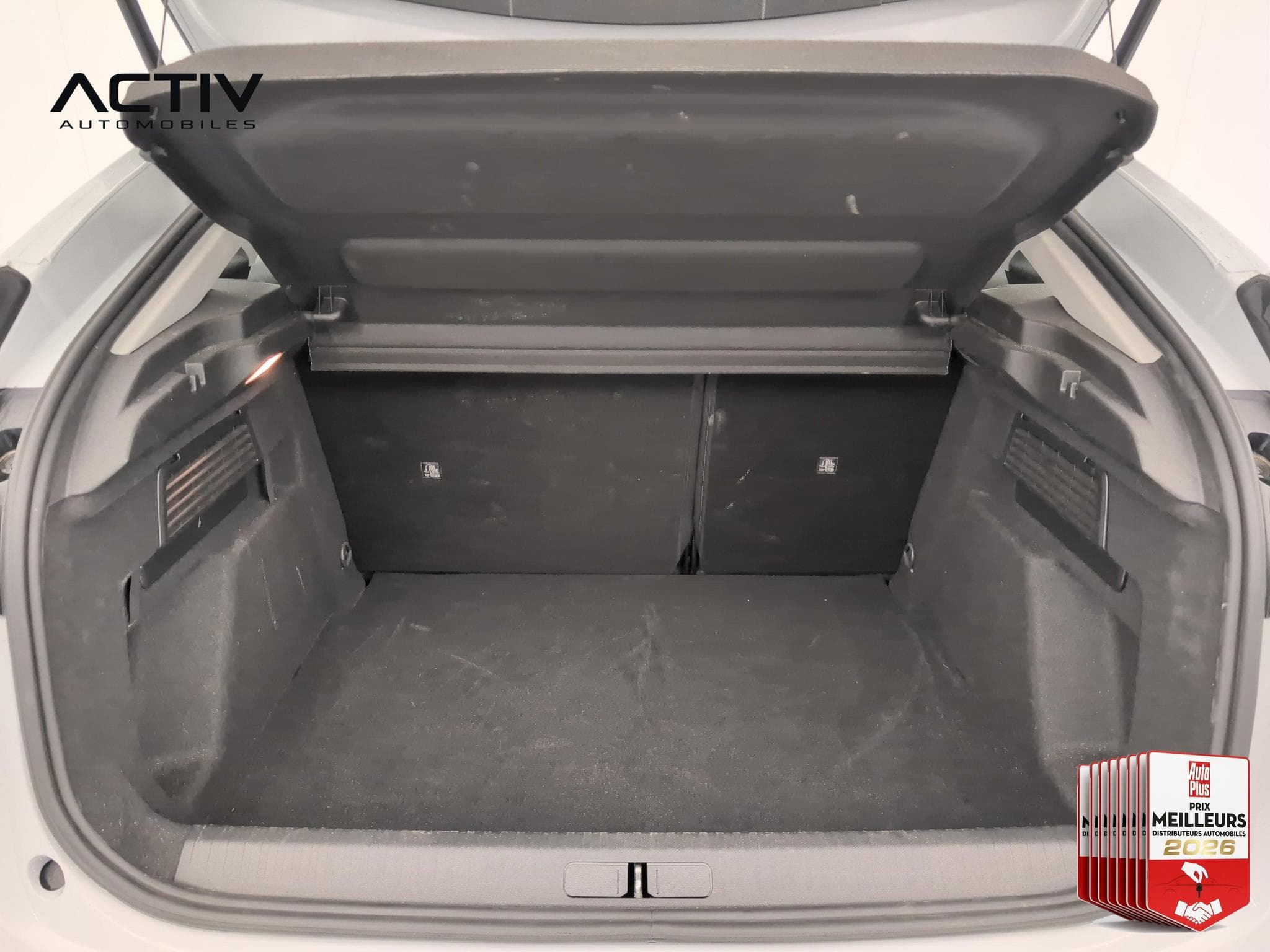 Citroën C4 Hybride 110 ch e-DCS6 You (2025) - Photo 11