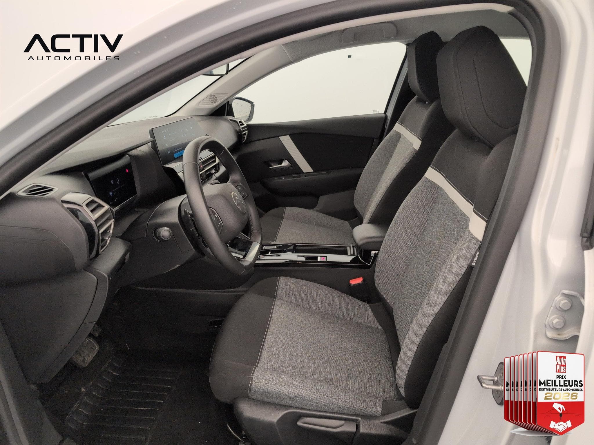 Citroën C4 Hybride 110 ch e-DCS6 You (2025) - Photo 16