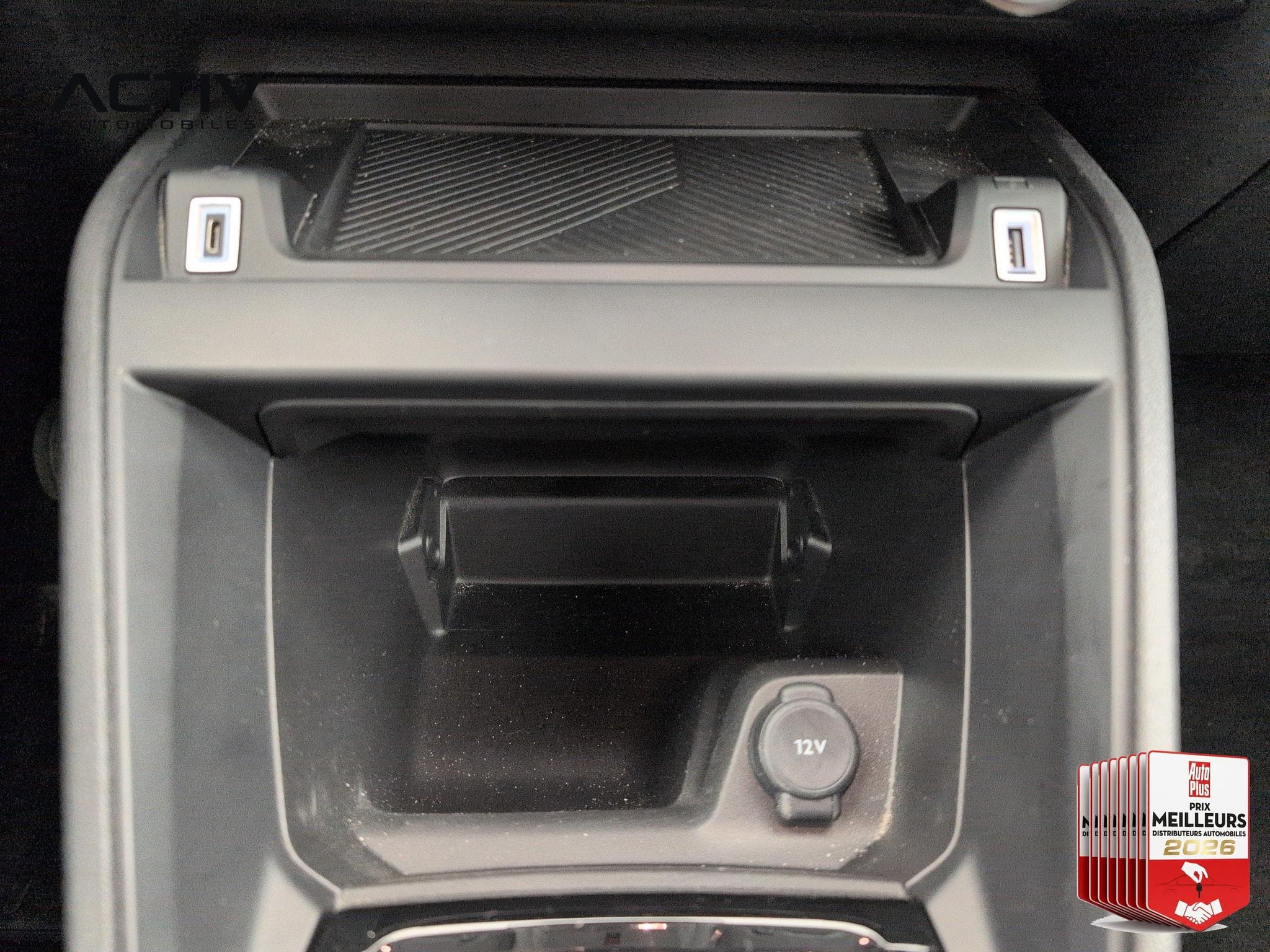 Citroën C4 Hybride 110 ch e-DCS6 You (2025) - Photo 22