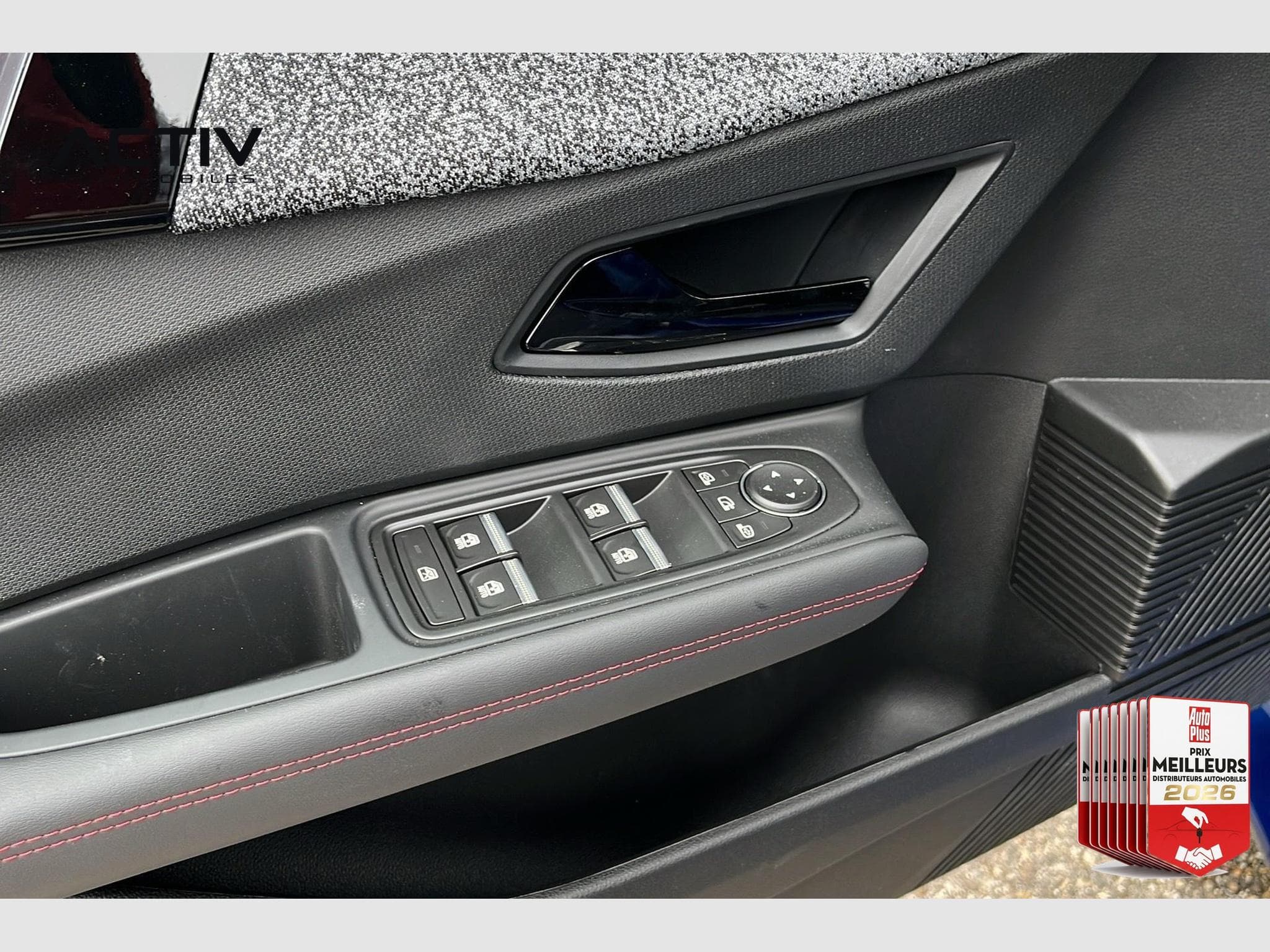 Renault Clio TCE 115 CH TECHNO (2026) - Photo 18