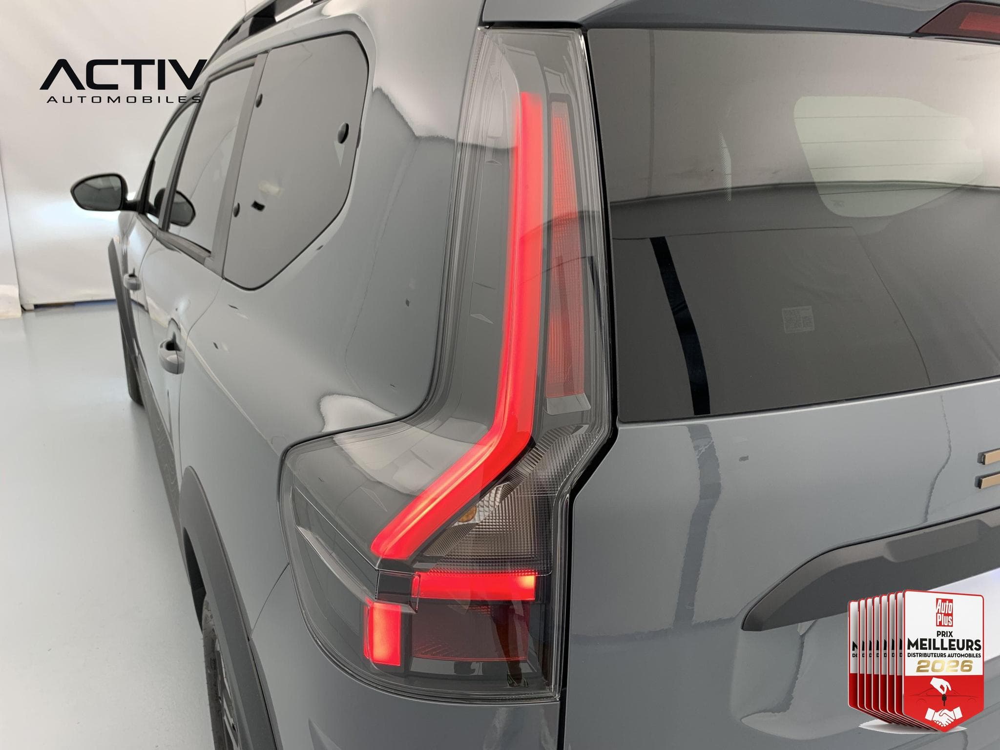 Dacia Jogger TCE 110 7 PL EXTREME (2026) - Photo 25