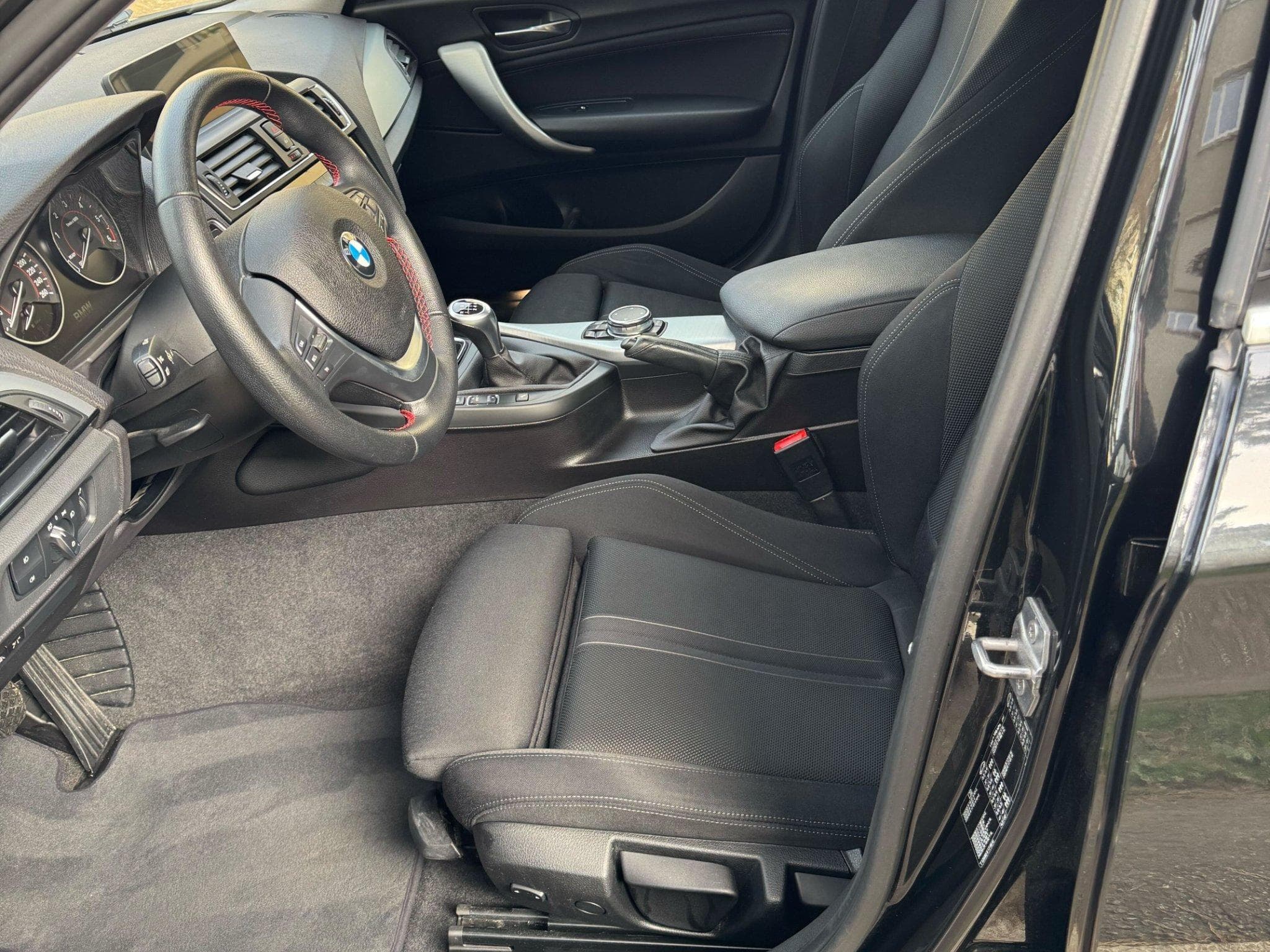 BMW 120 120d Sport Line NaviProf 17" LED PDC (2016) - Photo 7