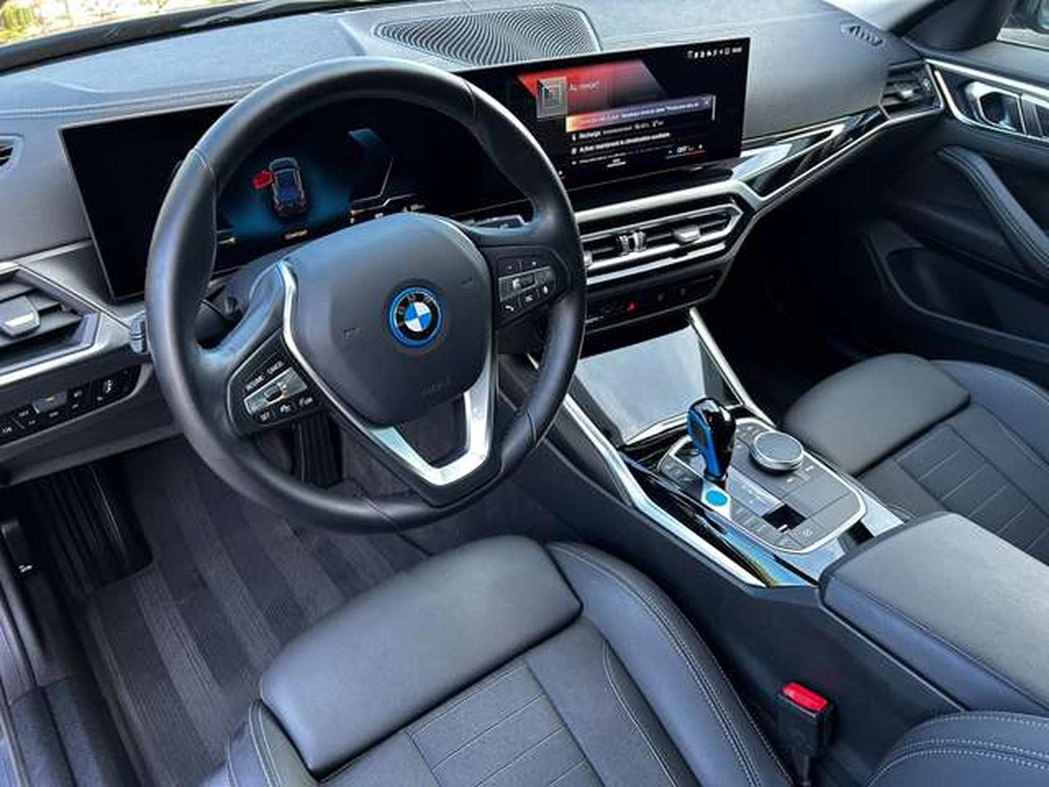 BMW i4 GRAN COUPE eDRIVE40 ELECTRIQUE 340 cv (2023) - Photo 3
