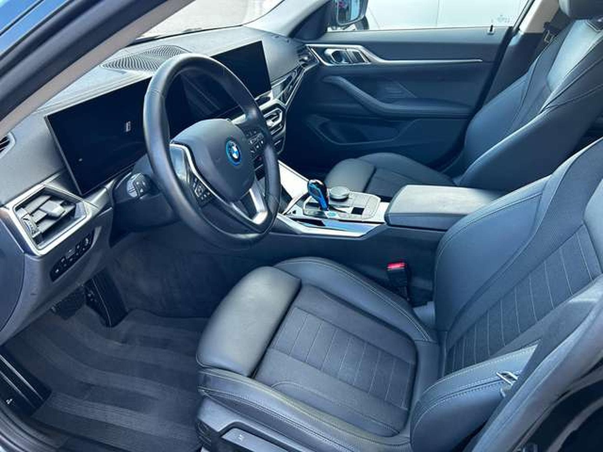 BMW i4 GRAN COUPE eDRIVE40 ELECTRIQUE 340 cv (2023) - Photo 18