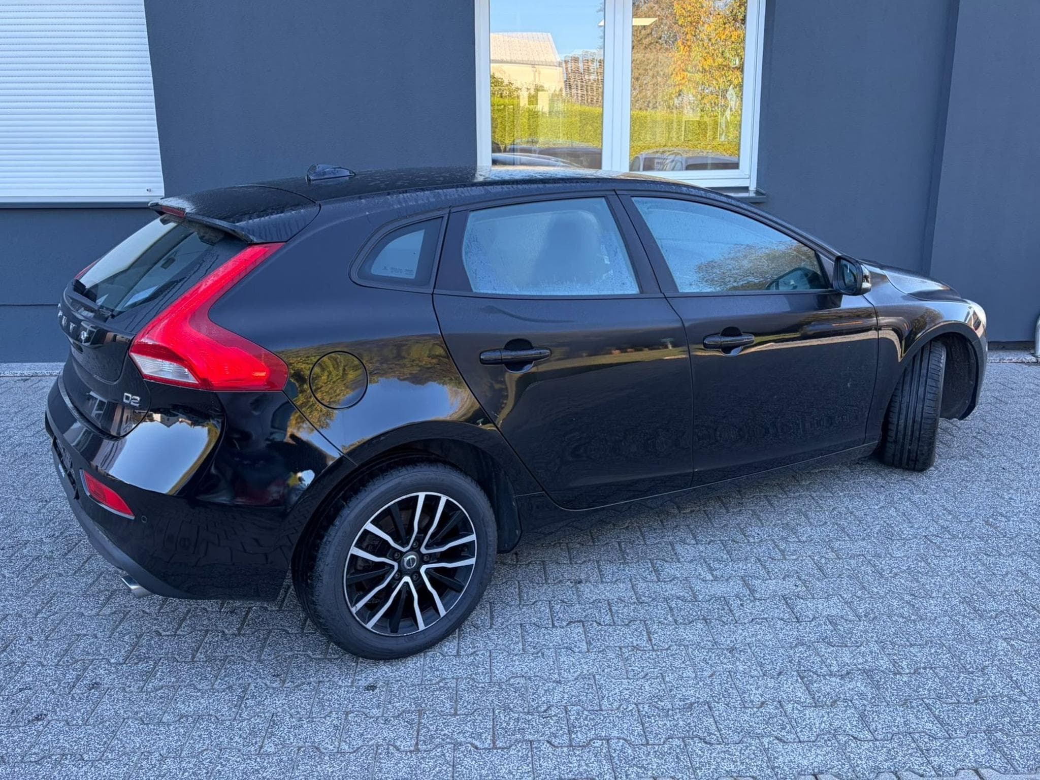 Volvo V40 Business 2.0 D 122cv (2019) - Foto 2