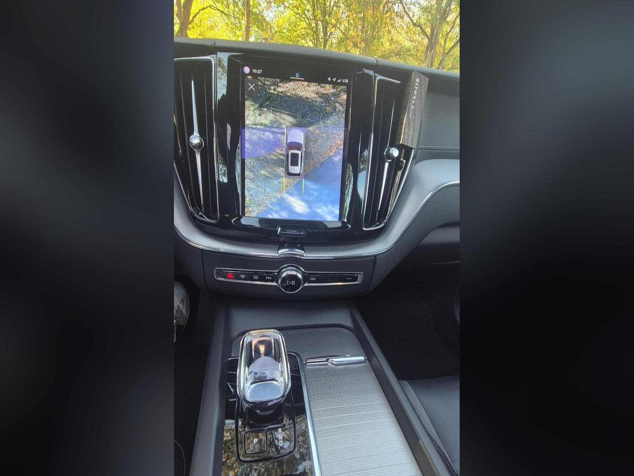Volvo XC60 ULTIMATE DARK B4D AWD (2022) - Foto 7