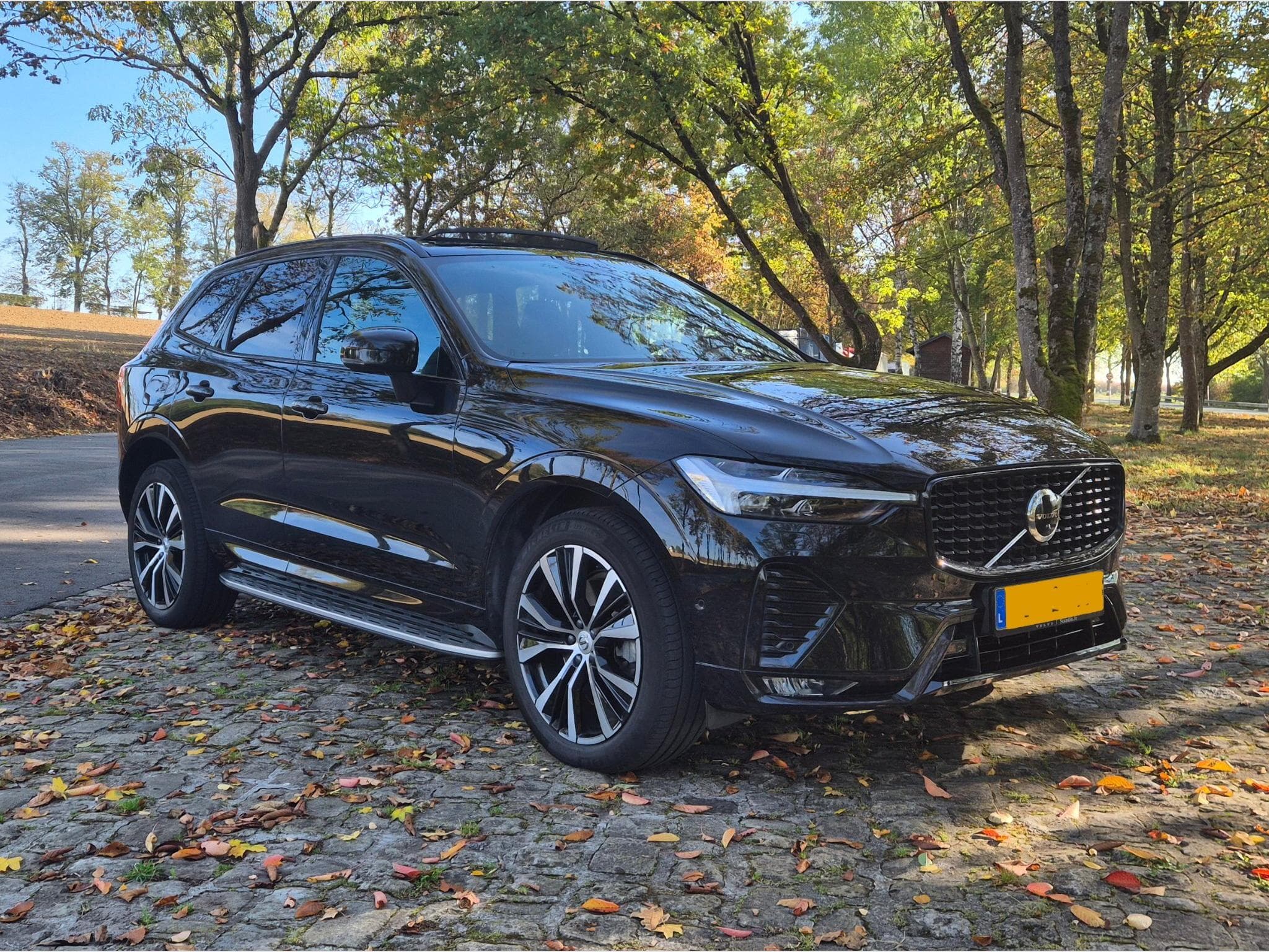 Volvo XC60 ULTIMATE DARK B4D AWD (2022) - Foto 1
