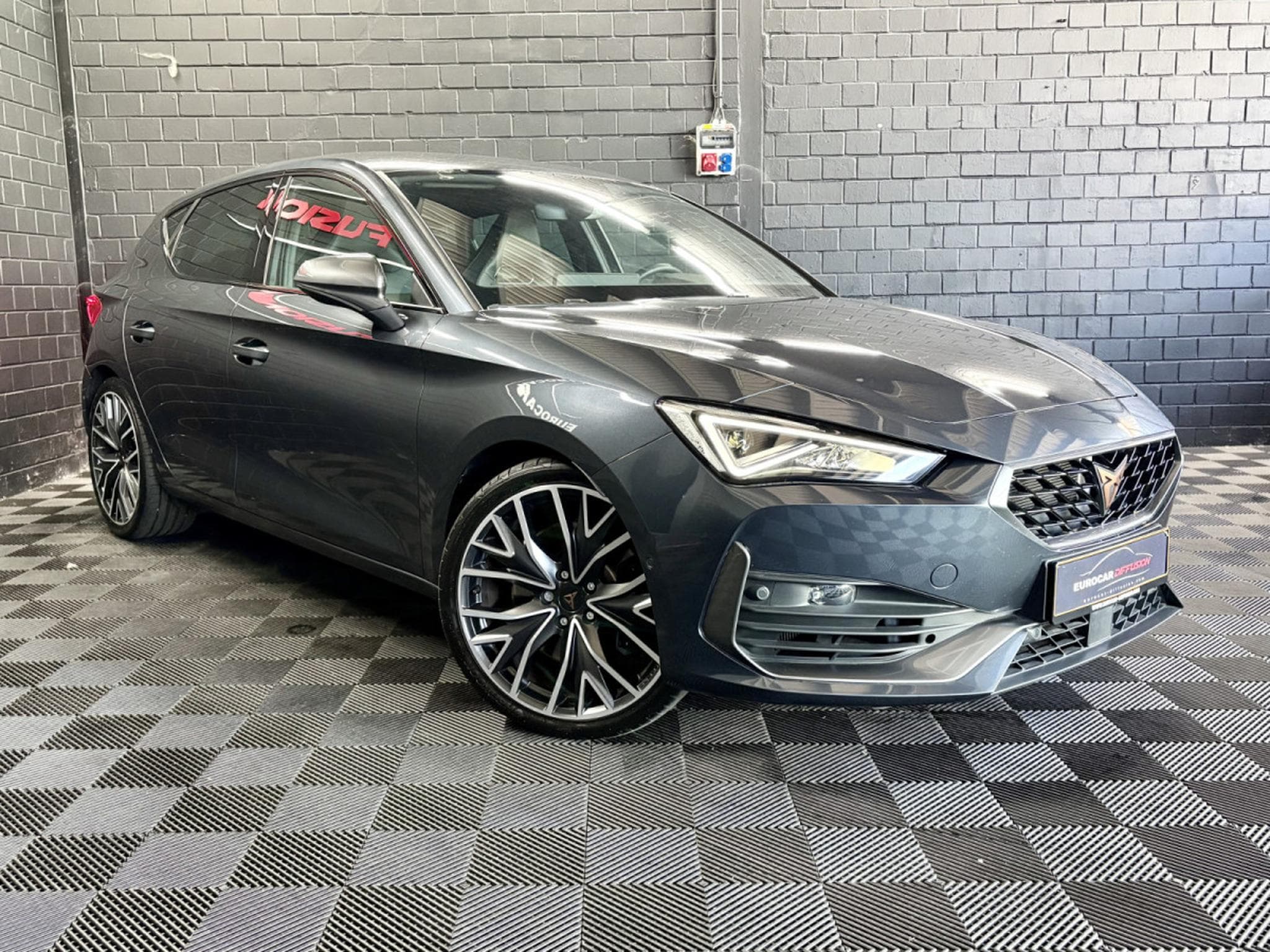 Cupra Leon VZ 2.0 TSI 300CV *DCC* CAM* SIEGES CHAUFF* (2024) - Foto 3
