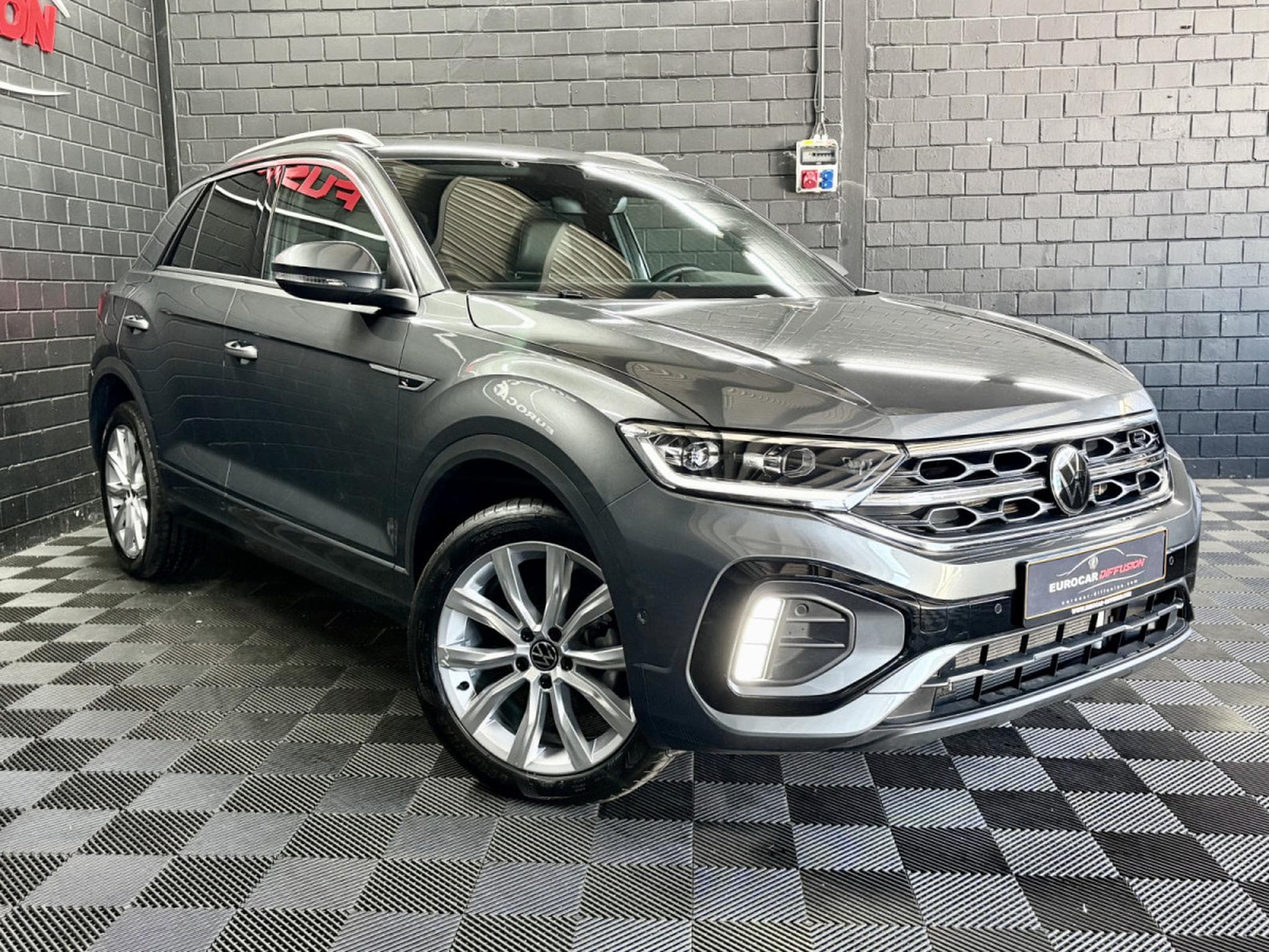 VW T-Roc R-Line Edition 1.5 TSI 150 CV DSG7 *ACC* CAM * HAYON * (2025) - Foto 3