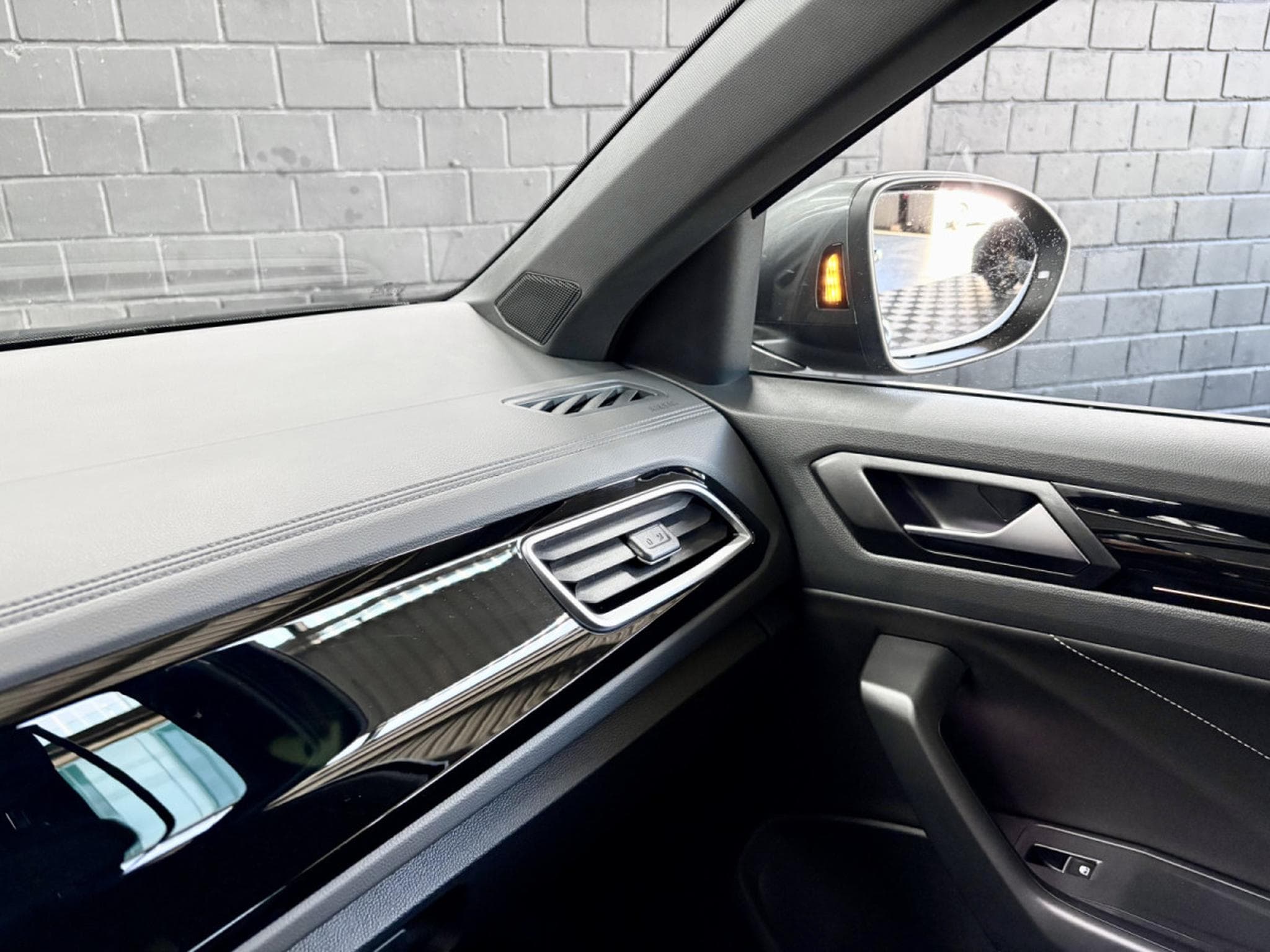 VW T-Roc R-Line Edition 1.5 TSI 150 CV DSG7 *ACC* CAM * HAYON * (2025) - Foto 19