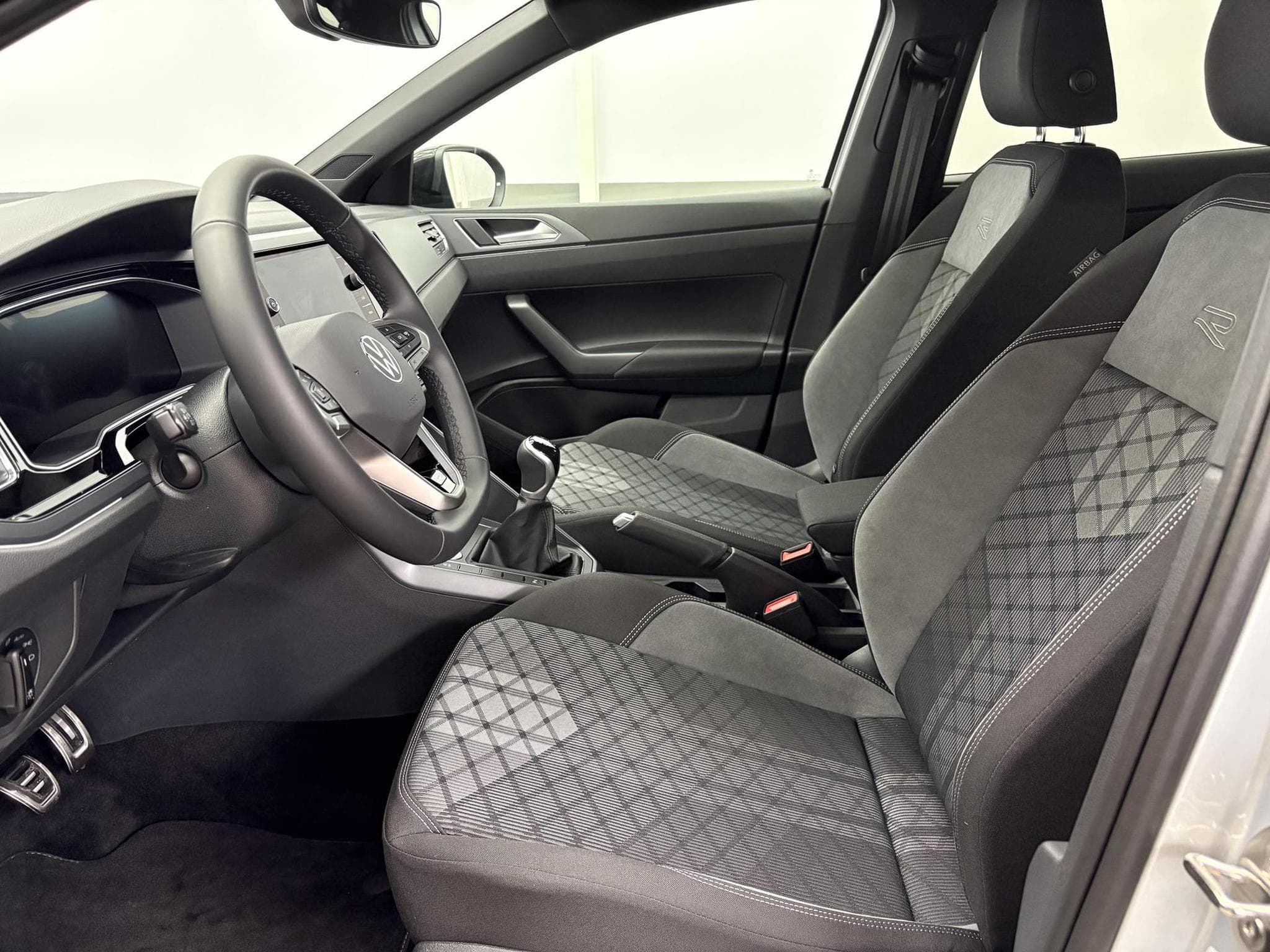 VW Taigo R-LINE (2026) - Foto 11