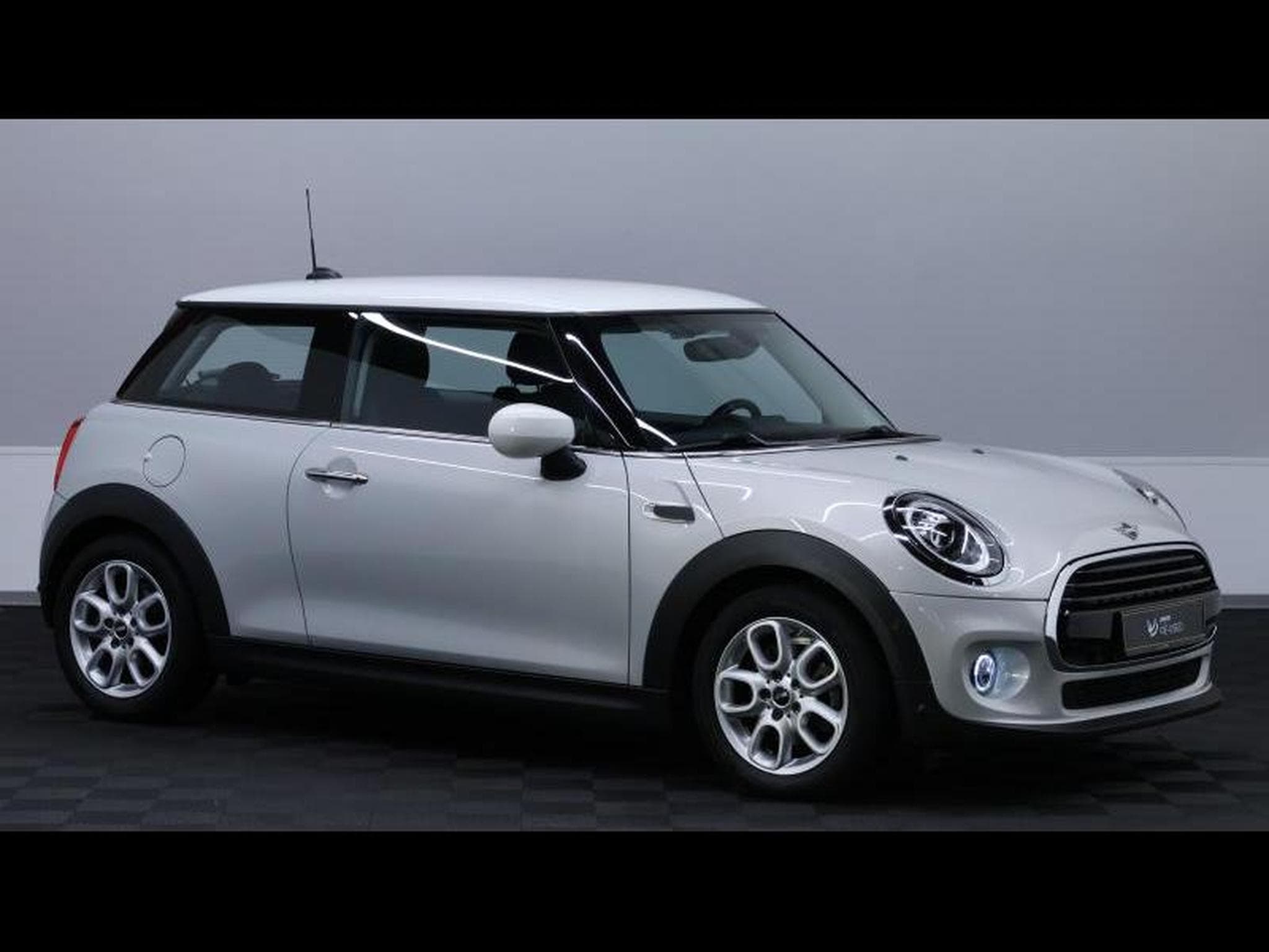 MINI Cooper 1.5 136 steptronic hatch 3portes (2021) - Photo 3