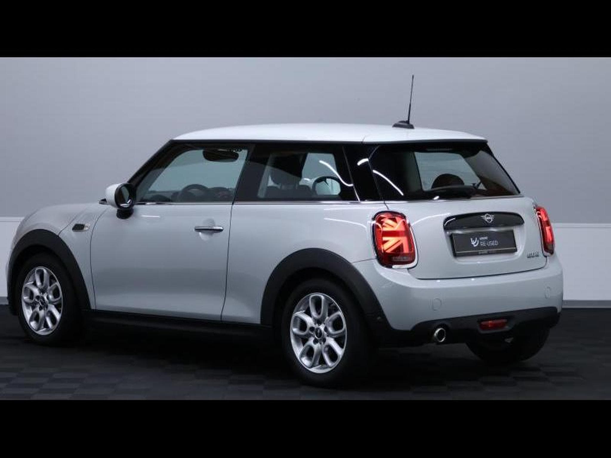 MINI Cooper 1.5 136 steptronic hatch 3portes (2021) - Photo 7