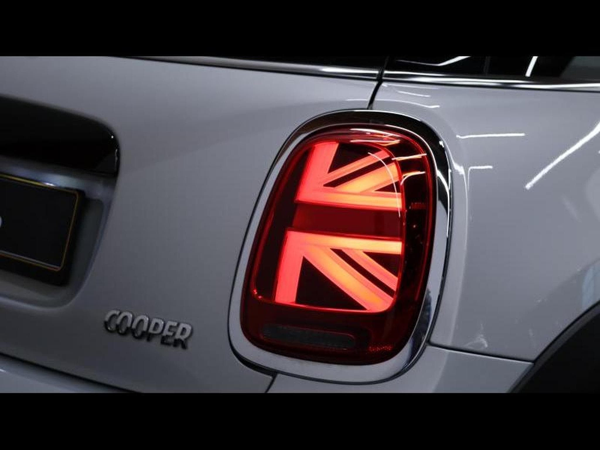 MINI Cooper 1.5 136 steptronic hatch 3portes (2021) - Photo 10