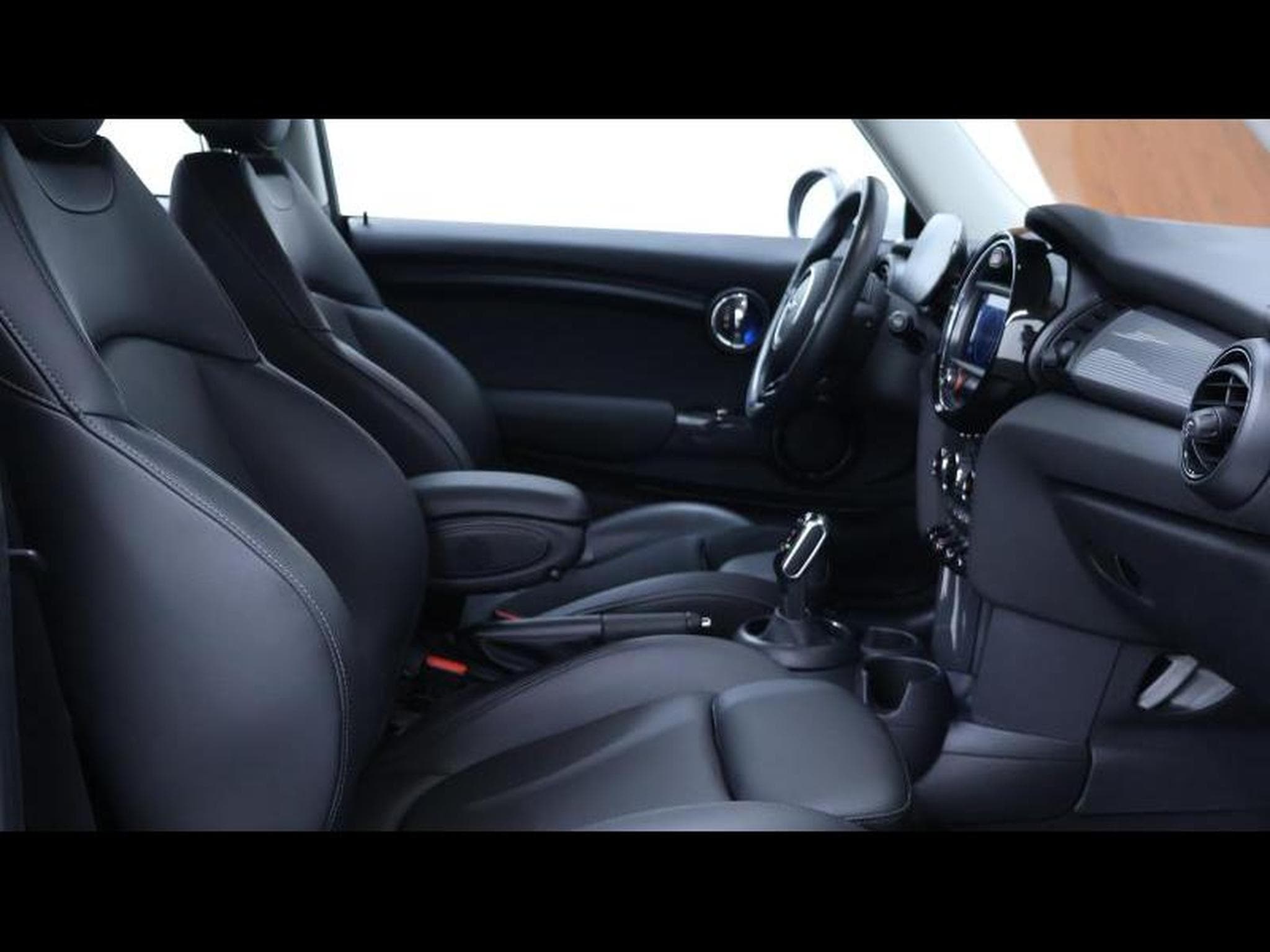 MINI Cooper 1.5 136 steptronic hatch 3portes (2021) - Photo 12