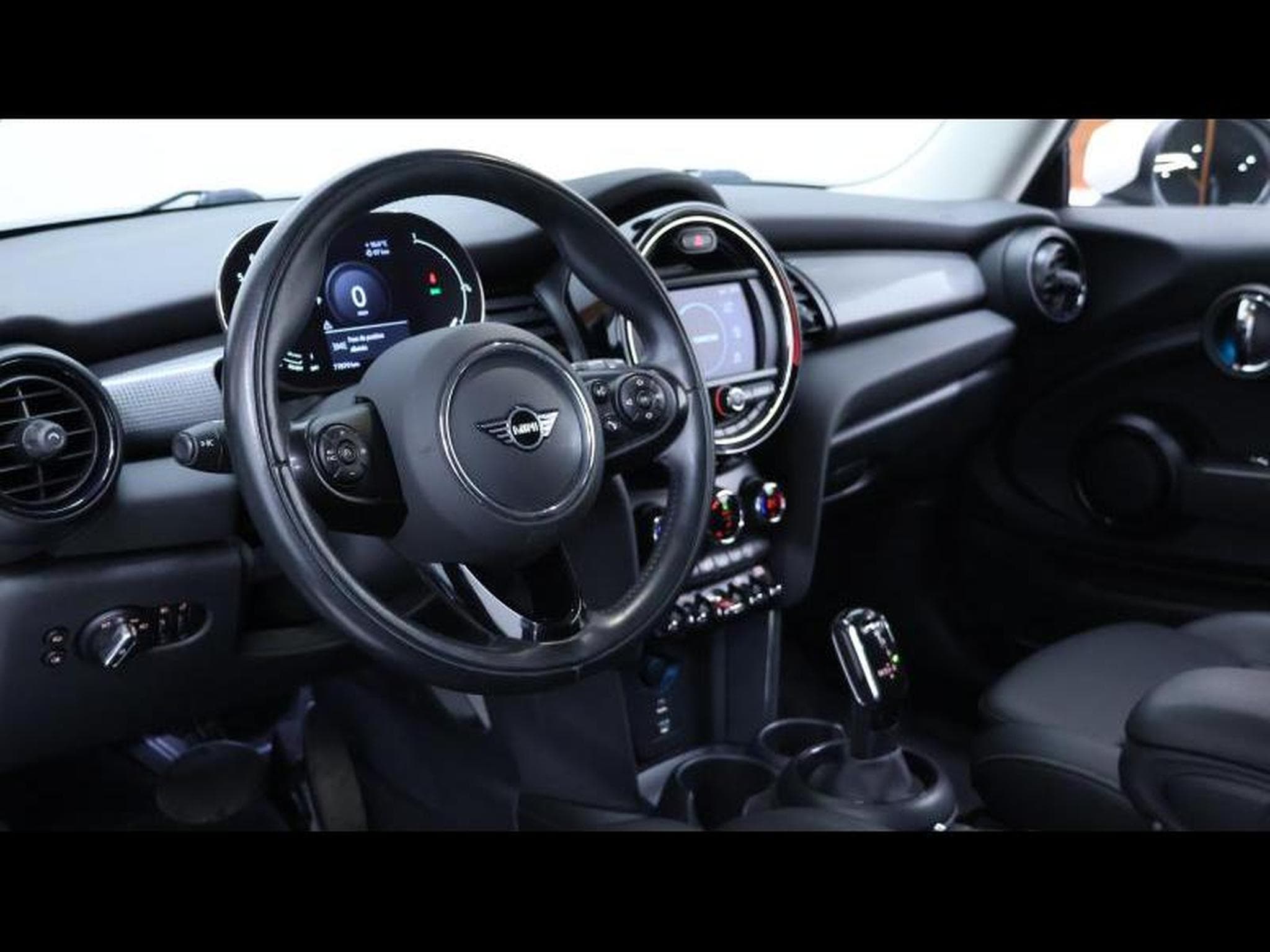 MINI Cooper 1.5 136 steptronic hatch 3portes (2021) - Photo 18
