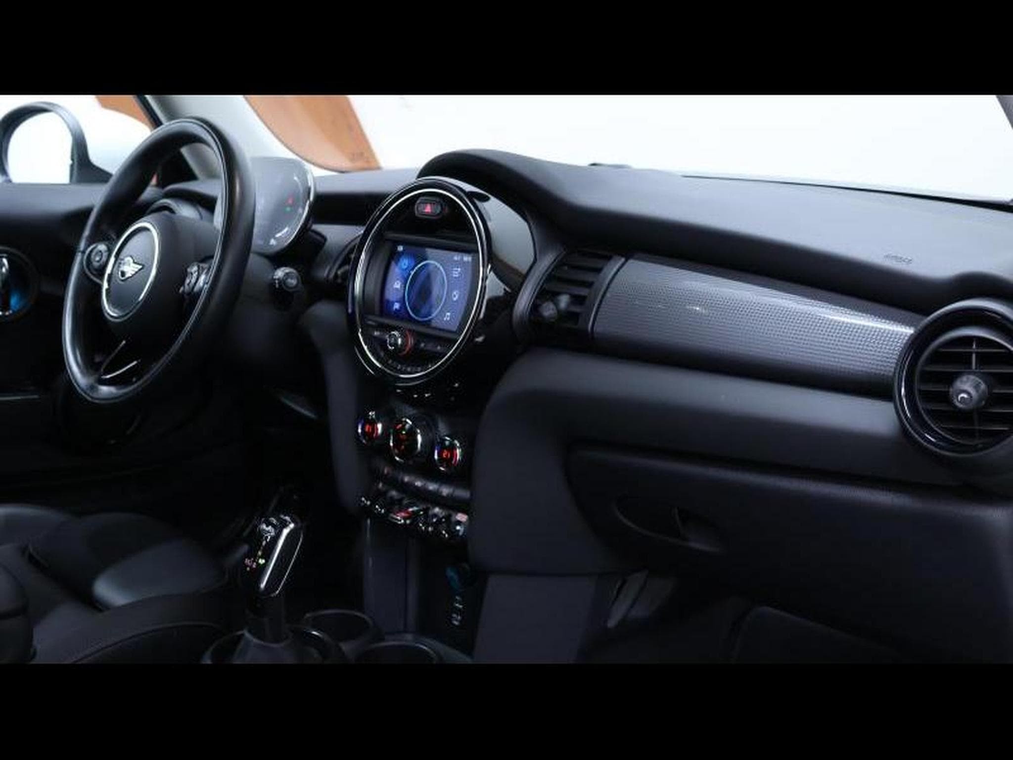 MINI Cooper 1.5 136 steptronic hatch 3portes (2021) - Photo 20
