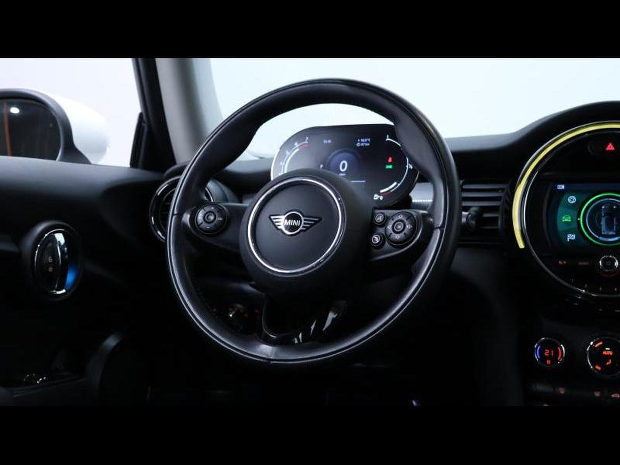 MINI Cooper 1.5 136 steptronic hatch 3portes (2021) - Photo 21