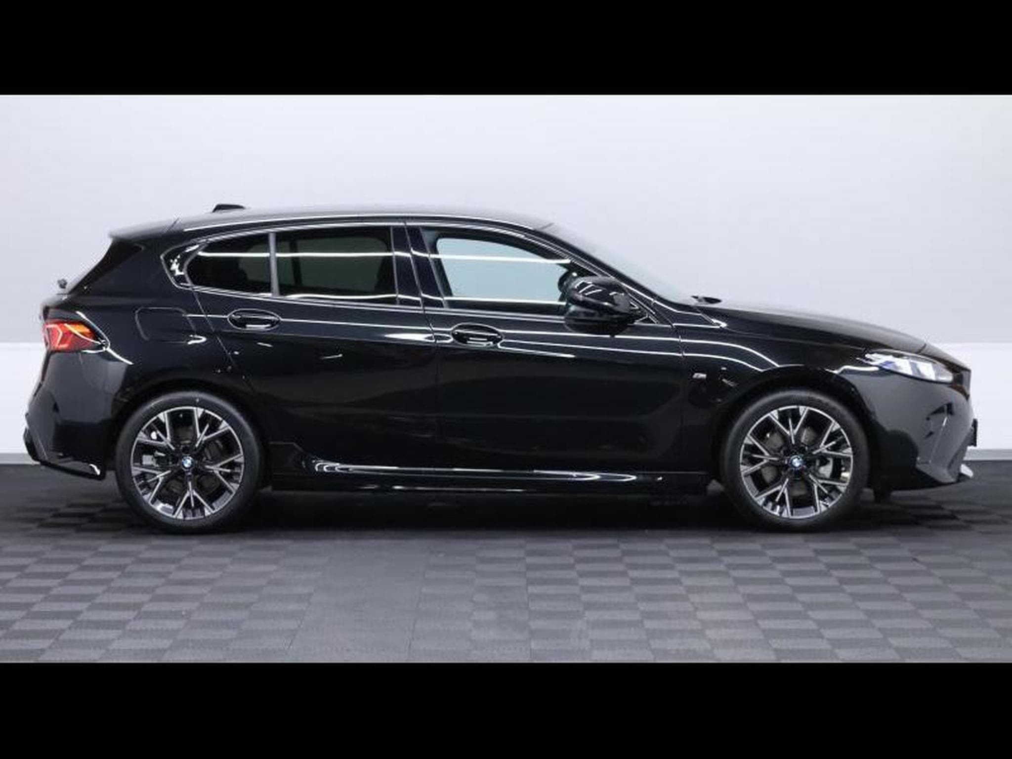 BMW 120 i hatch M SPORT PRO Steptronic (2024) - Foto 4