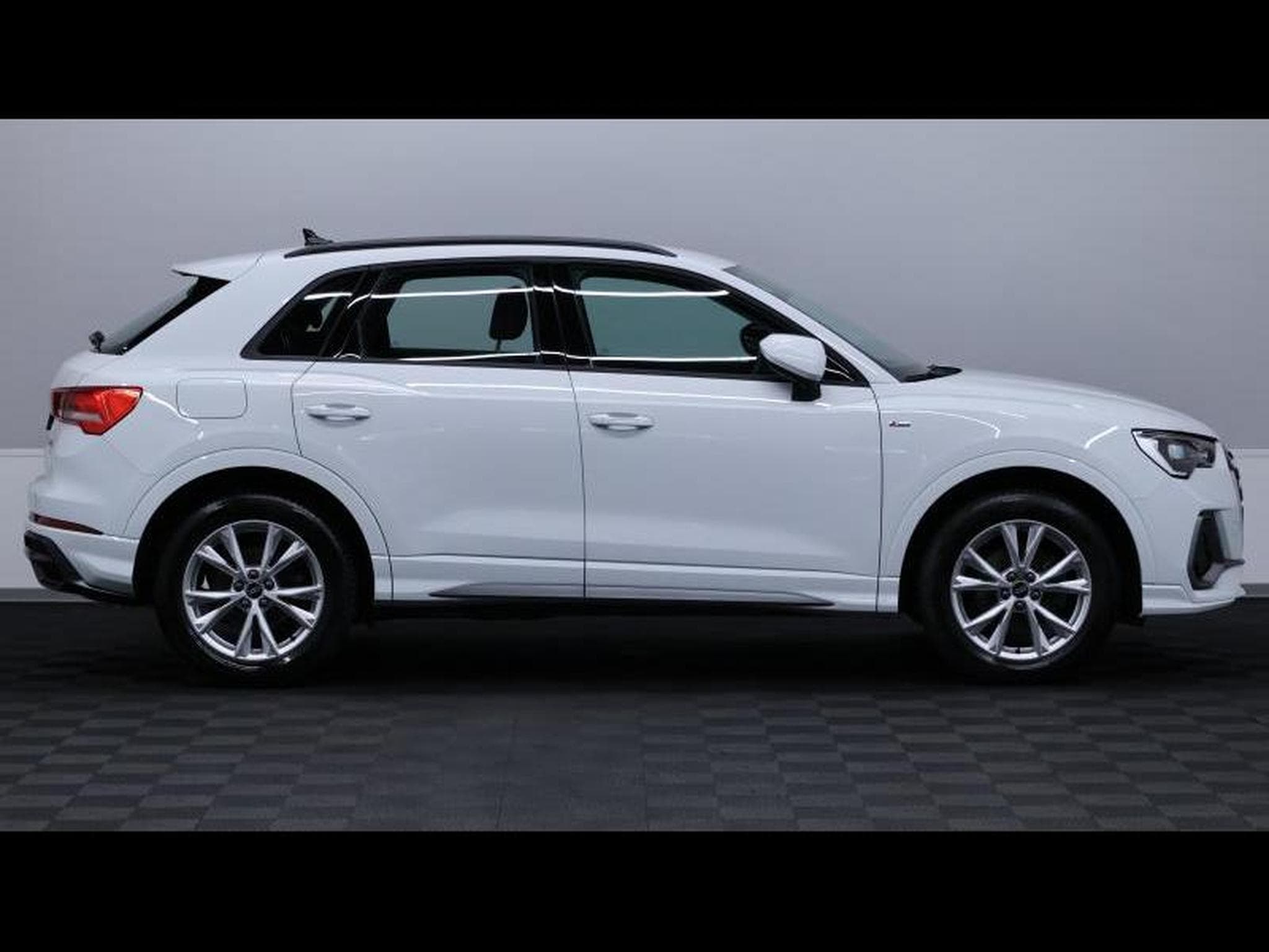 Audi Q3 35TFSI S-Line boite manuelle (2022) - Foto 4