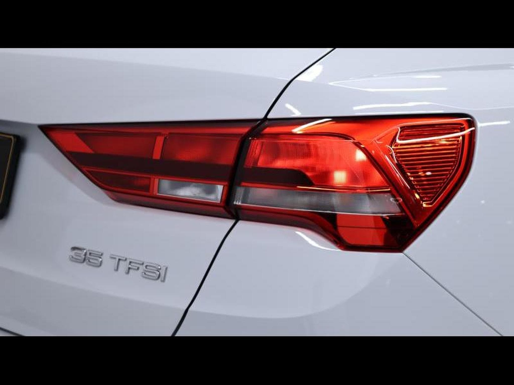 Audi Q3 35TFSI S-Line boite manuelle (2022) - Foto 10