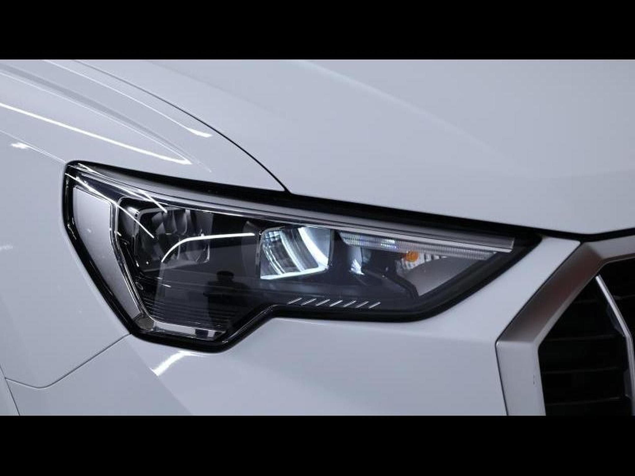 Audi Q3 35TFSI S-Line boite manuelle (2022) - Foto 9