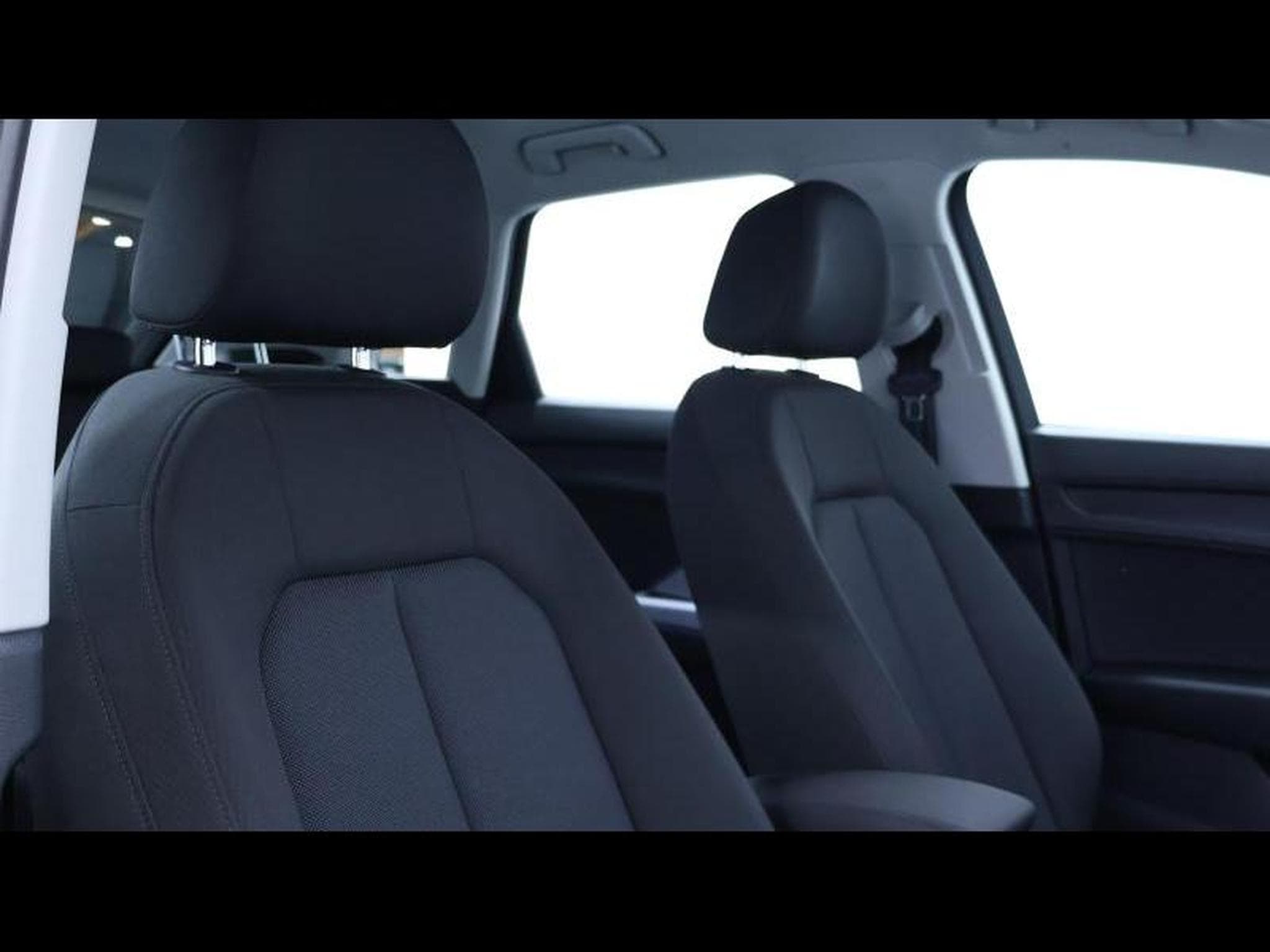 Audi Q3 35TFSI S-Line boite manuelle (2022) - Foto 13
