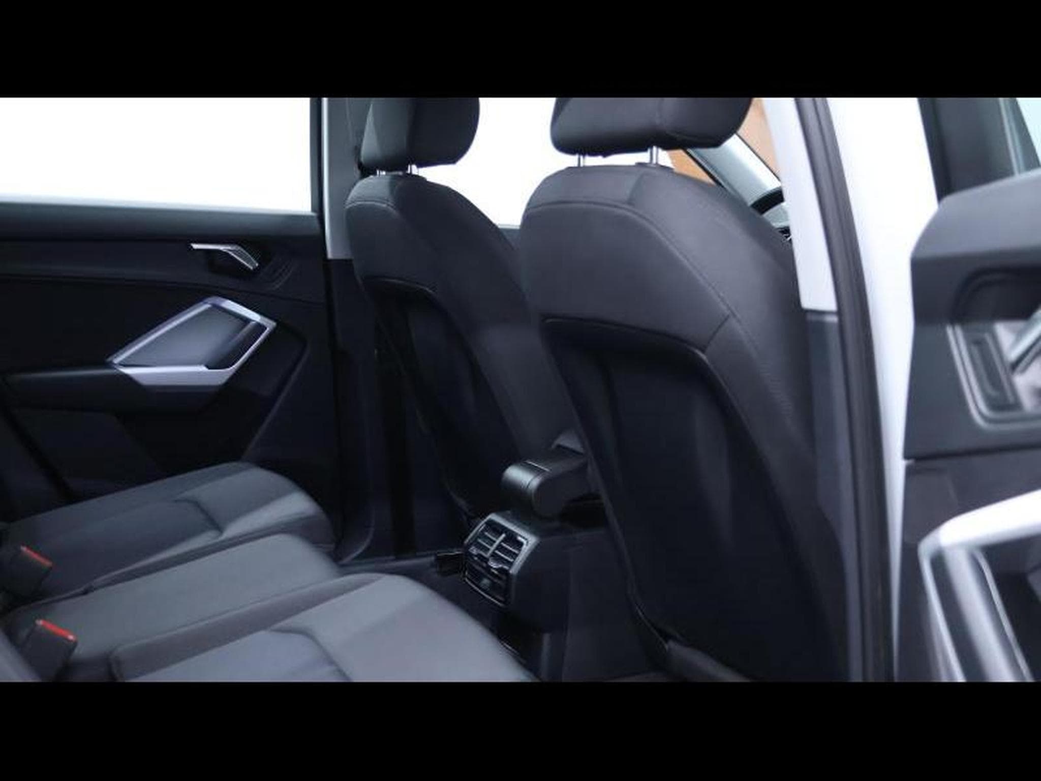 Audi Q3 35TFSI S-Line boite manuelle (2022) - Foto 14
