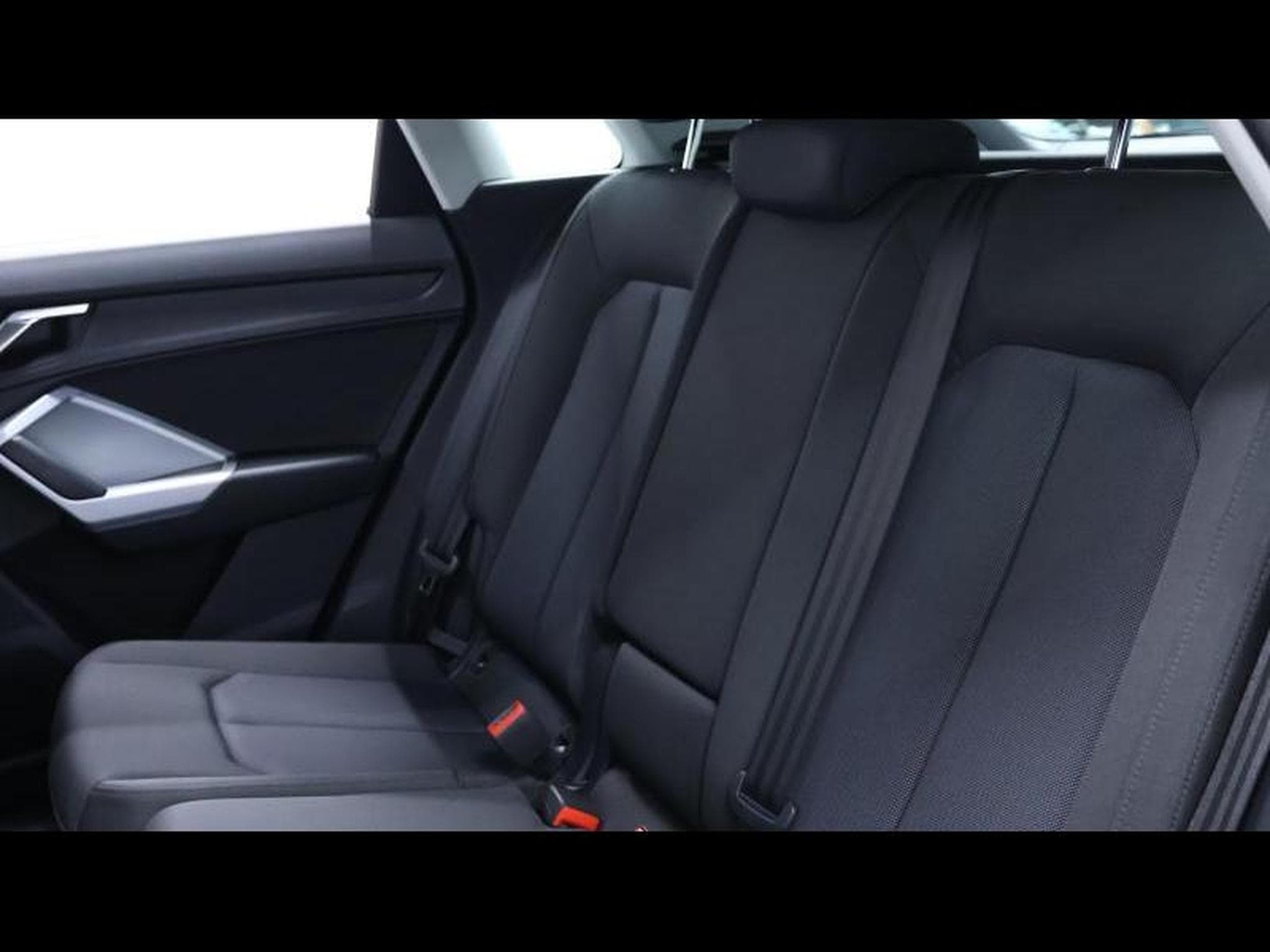 Audi Q3 35TFSI S-Line boite manuelle (2022) - Foto 19