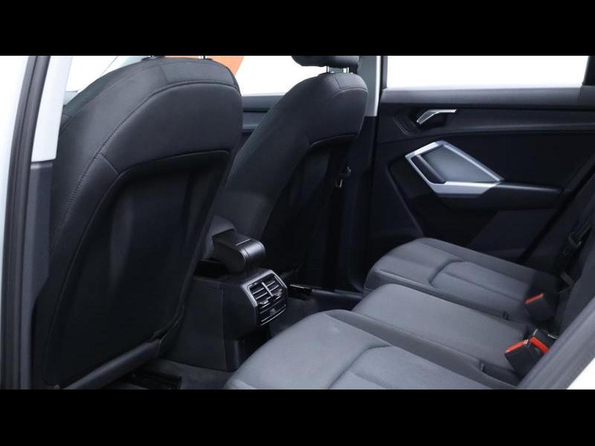 Audi Q3 35TFSI S-Line boite manuelle (2022) - Foto 18