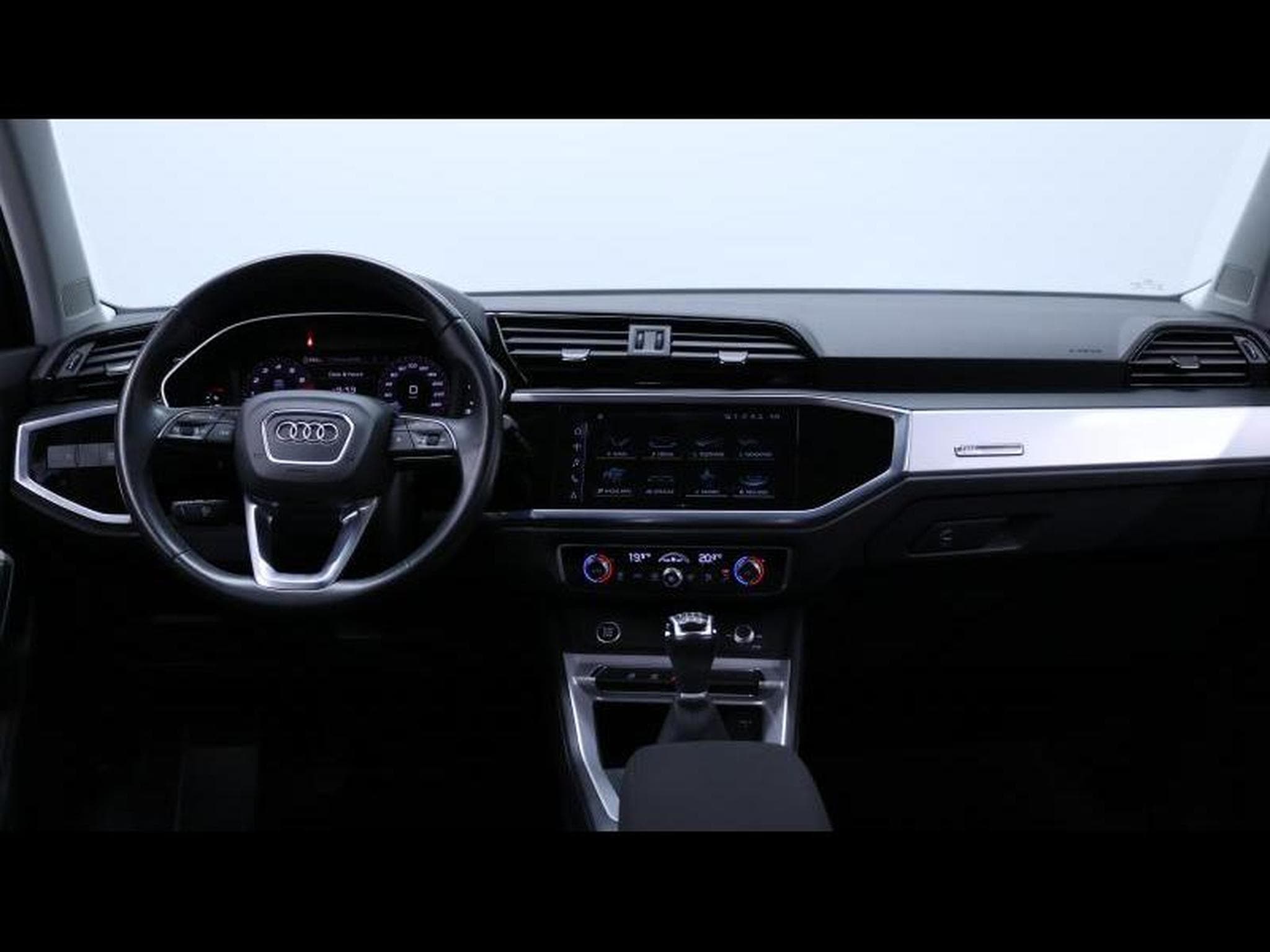 Audi Q3 35TFSI S-Line boite manuelle (2022) - Foto 21