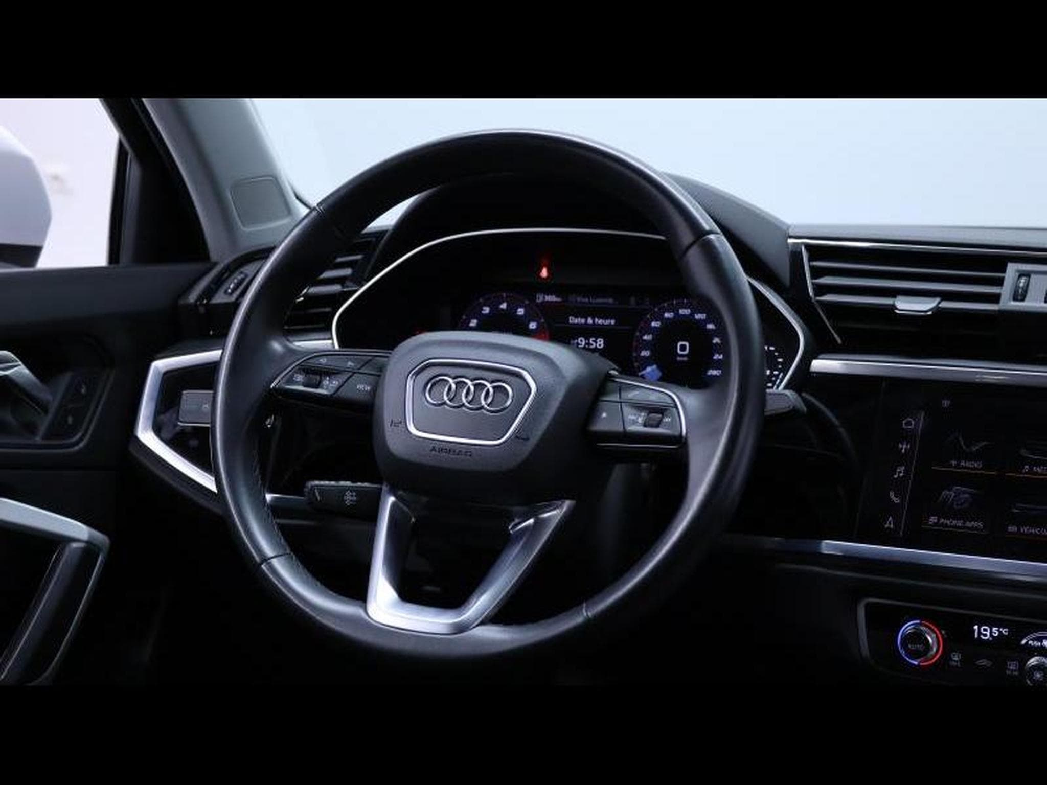 Audi Q3 35TFSI S-Line boite manuelle (2022) - Foto 23