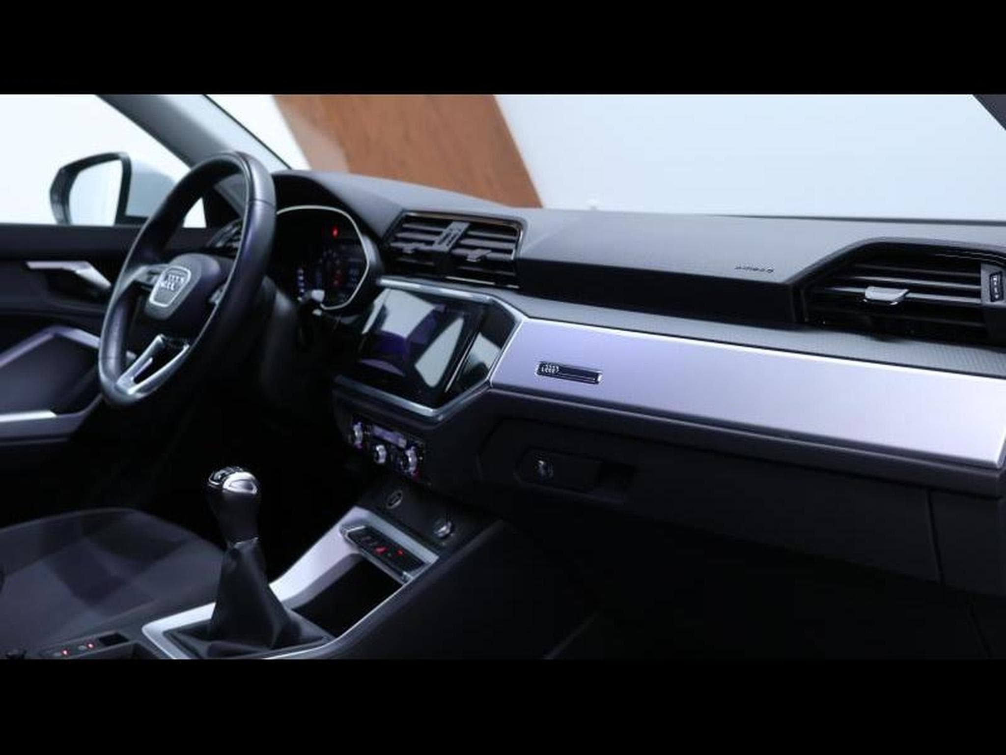 Audi Q3 35TFSI S-Line boite manuelle (2022) - Foto 22