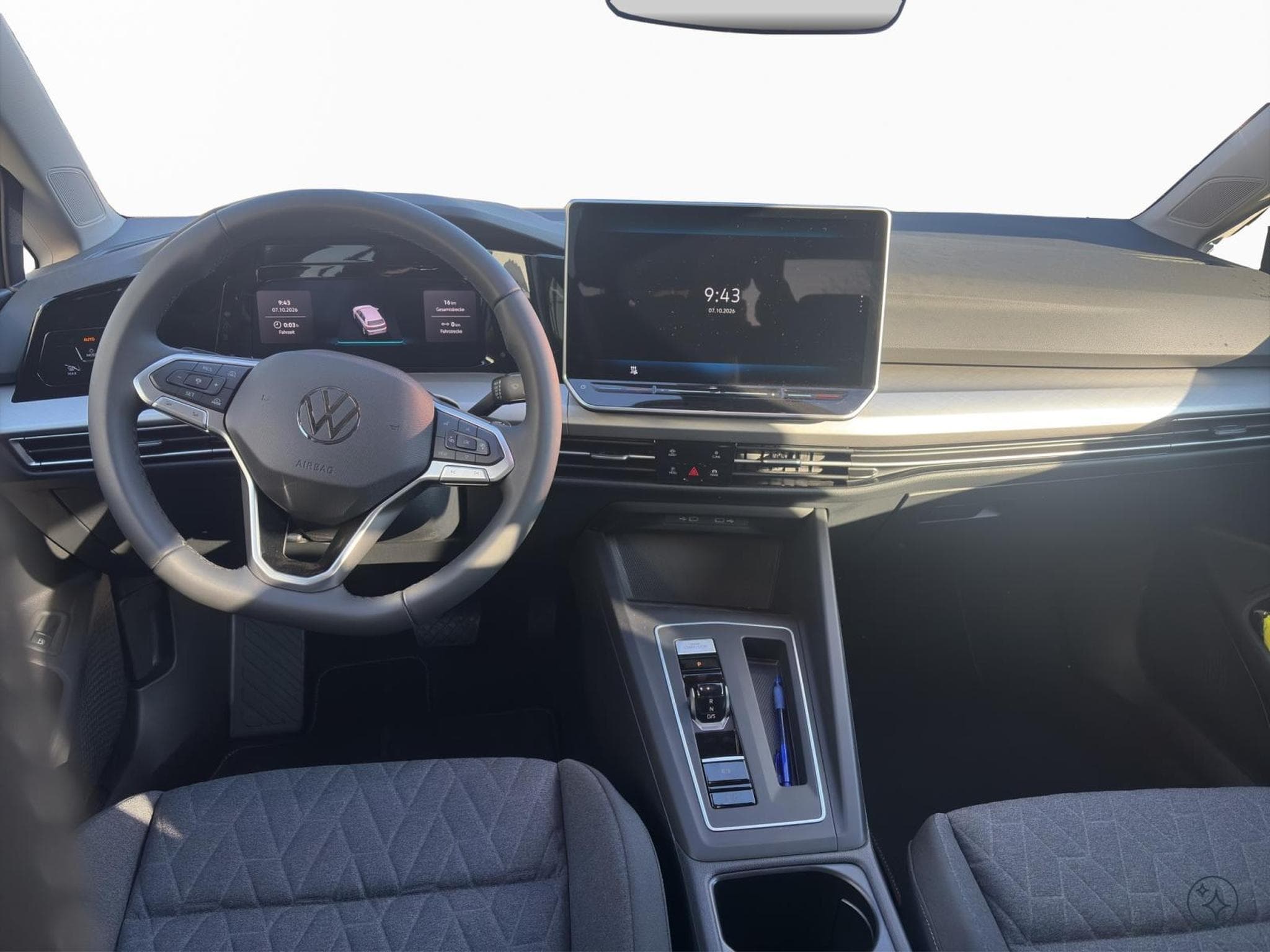 VW Golf Life Hybrid (2026) - Photo 7