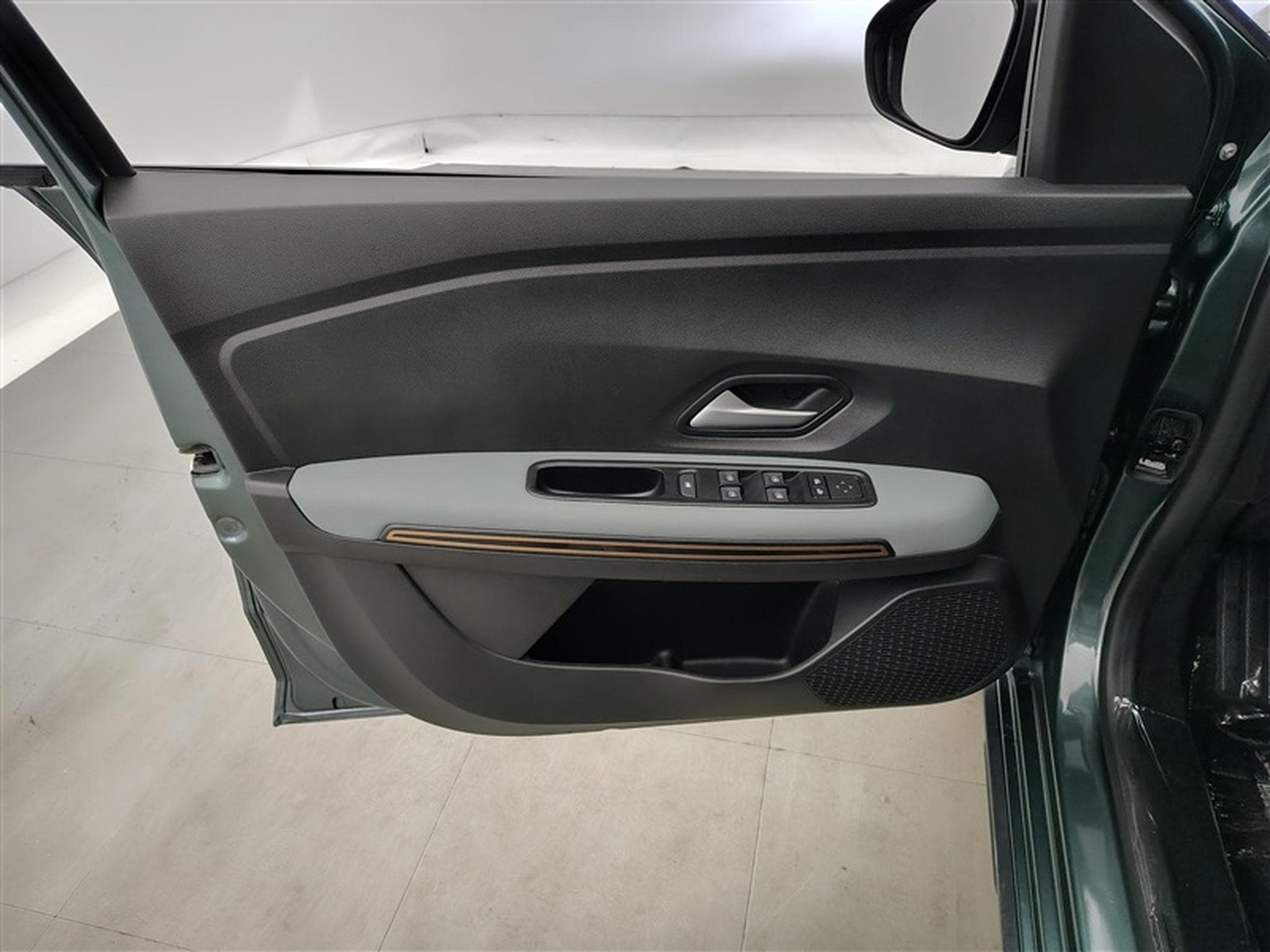 Dacia Sandero Stepway 1.0 TCe Extreme (2026) - Photo 17