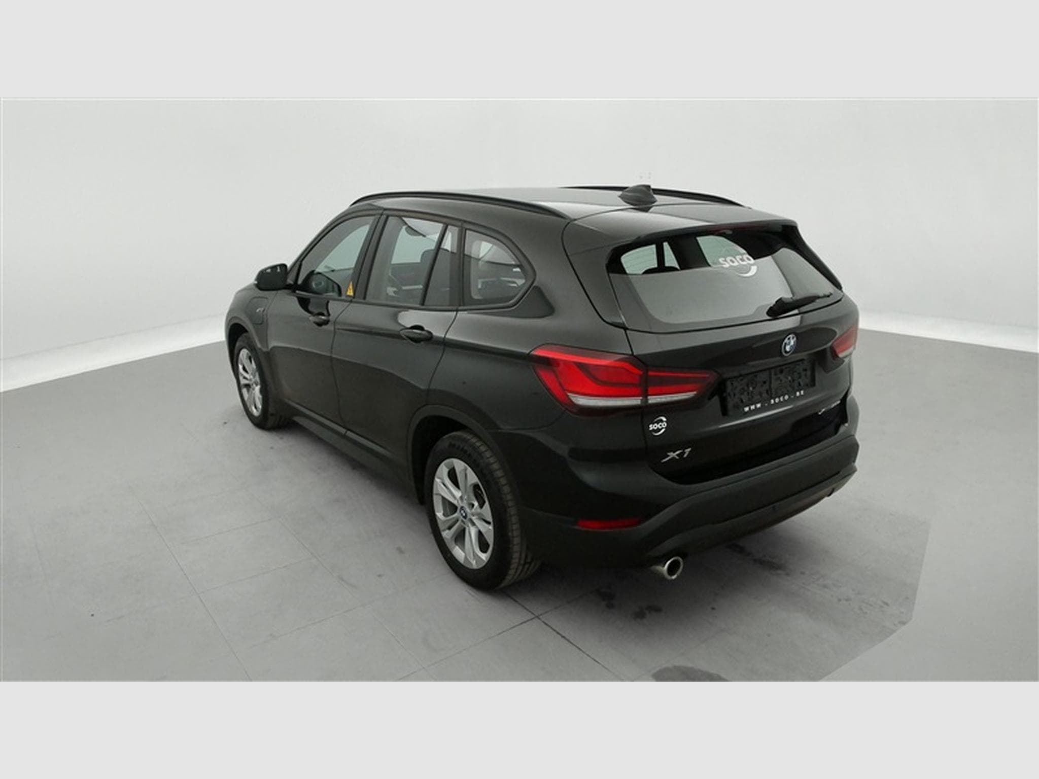 BMW X1 PHEV 1.5iA xDrive25e NAVI / FULL LED / CARPLAY / HUD (2022) - Photo 2