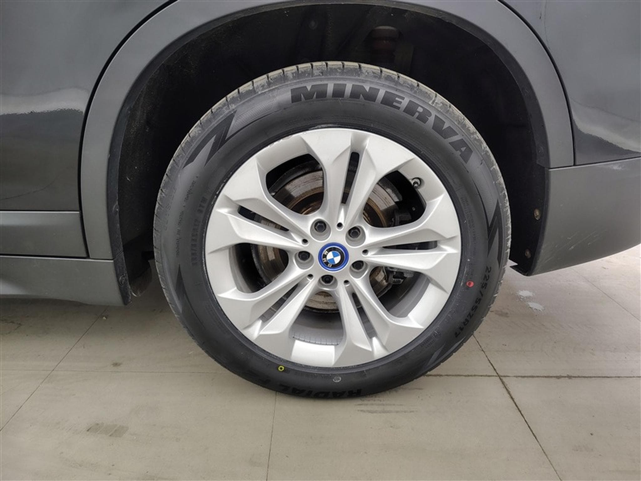 BMW X1 PHEV 1.5iA xDrive25e NAVI / FULL LED / CARPLAY / HUD (2022) - Photo 6