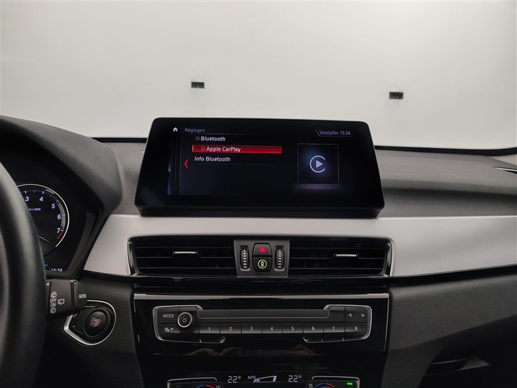 BMW X1 PHEV 1.5iA xDrive25e NAVI / FULL LED / CARPLAY / HUD (2022) - Photo 21