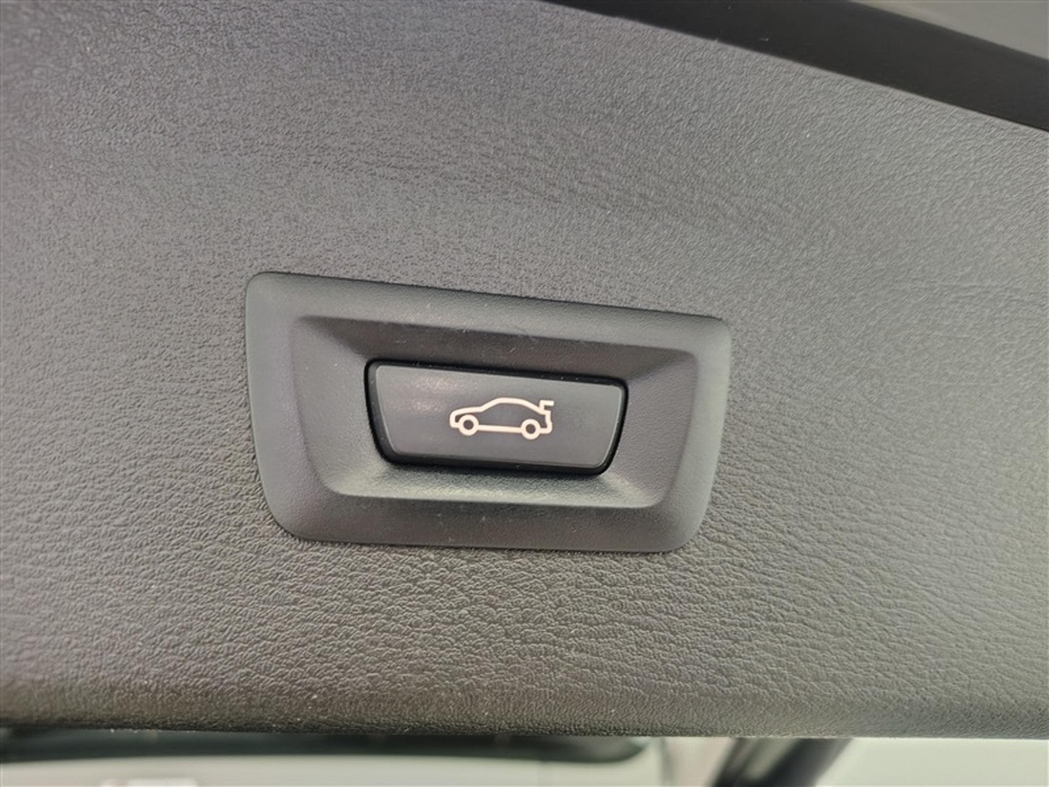 BMW X1 PHEV 1.5iA xDrive25e NAVI / FULL LED / CARPLAY / HUD (2022) - Photo 19