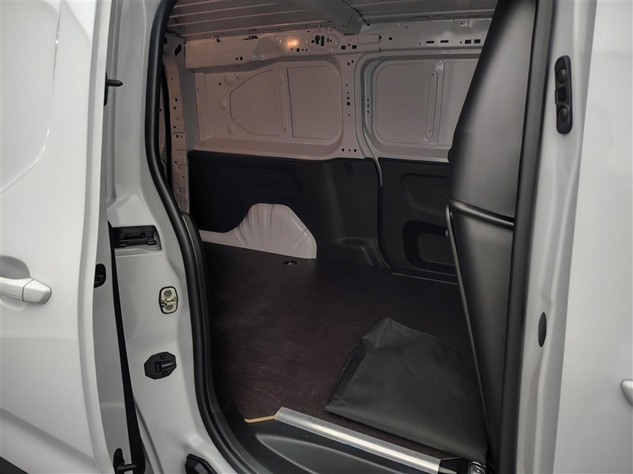 Citroen Berlingo 1.5 BlueHDi 100cv XL CLIM / BLUETOOTH (2025) - Photo 13
