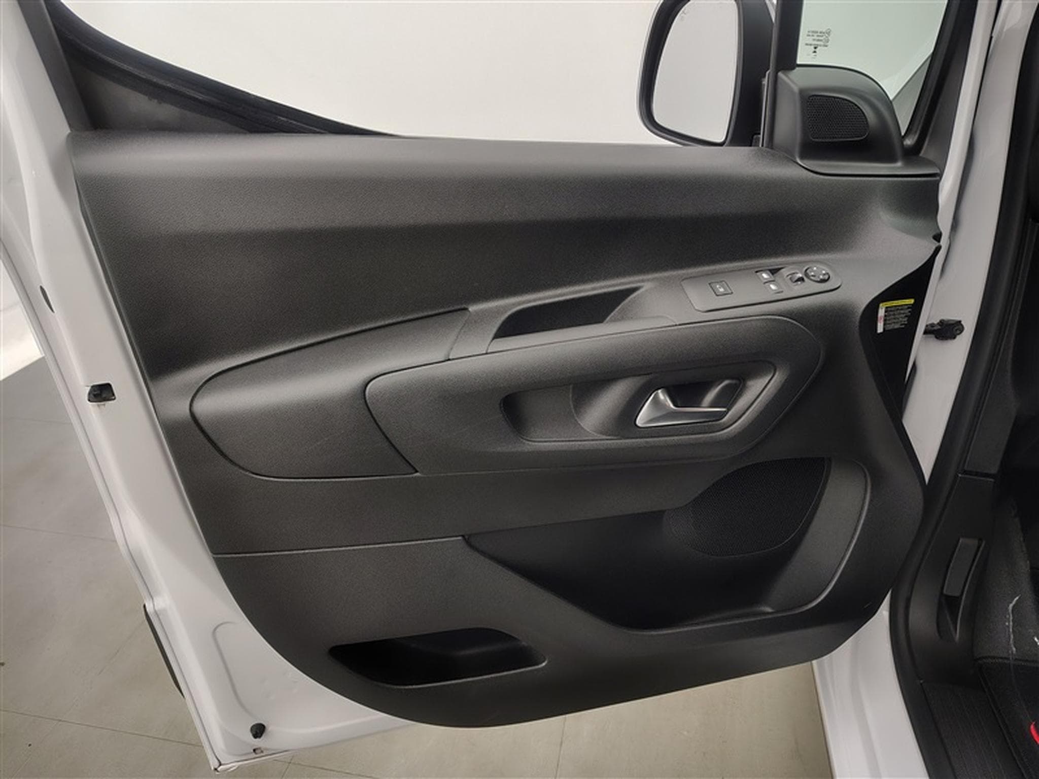 Citroen Berlingo 1.5 BlueHDi 100cv XL CLIM / BLUETOOTH (2025) - Photo 16