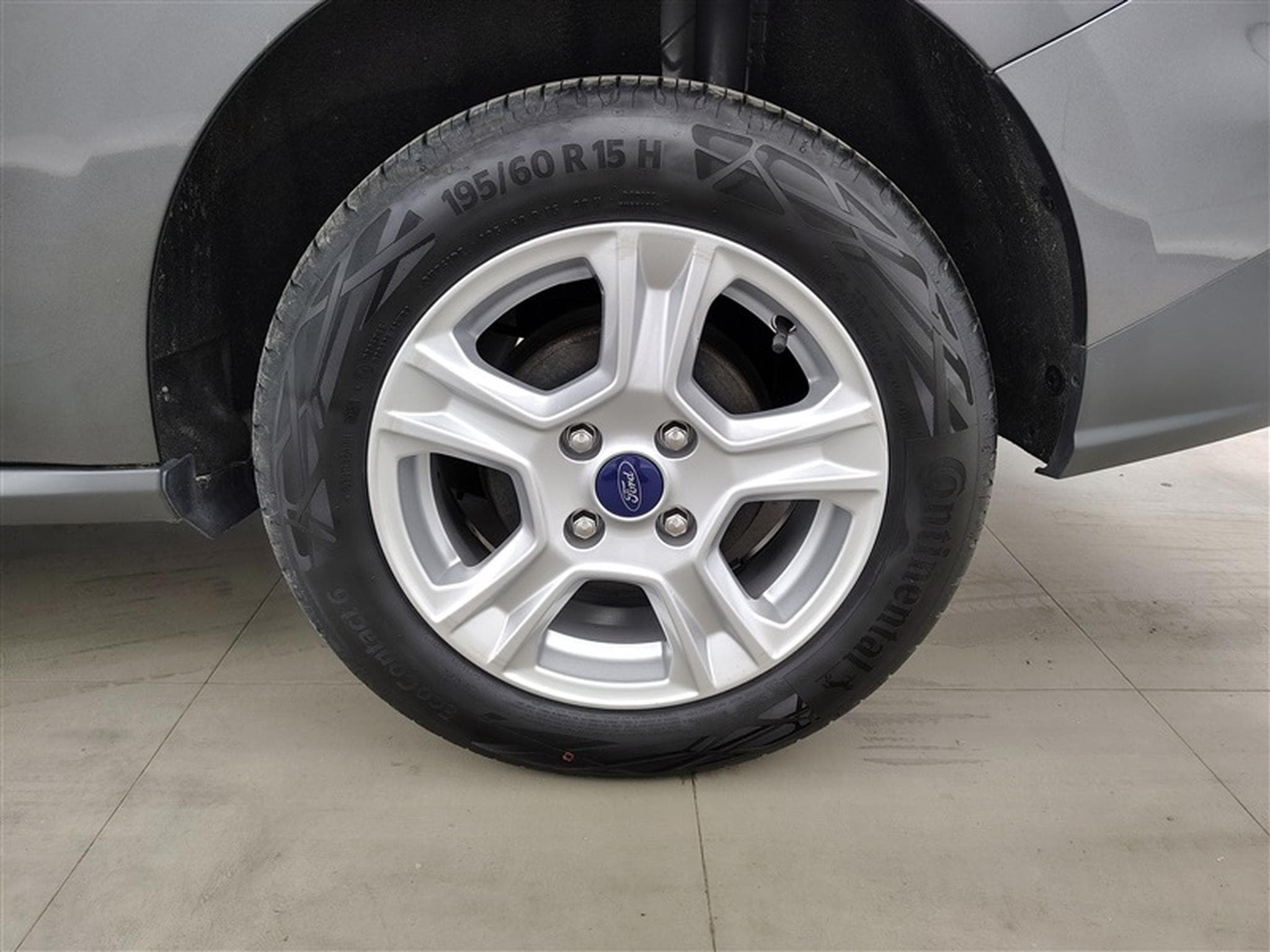 Ford Transit 1.5 TDCi 100cv Limited NAVI / PDC AV+AR / JA 15" (2024) - Foto 6