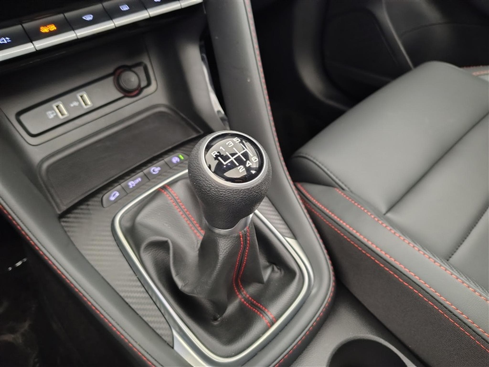 MG ZS Luxury *CAMERA 360/CARPLAY/CRUISE/CLIM* (2024) - Photo 12